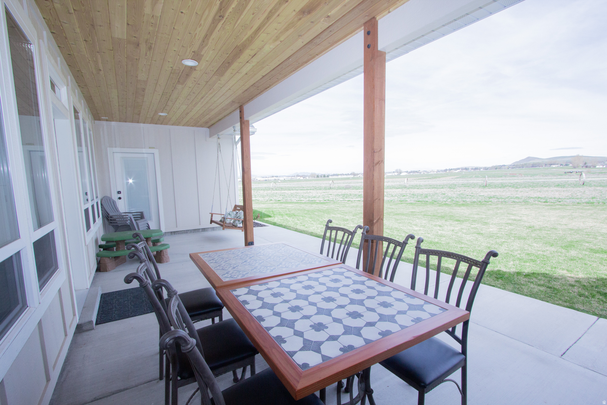 HAWK CREST - Residential
