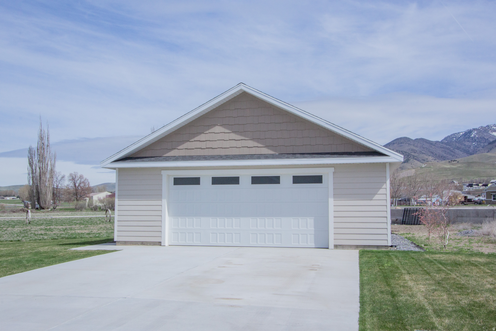 HAWK CREST - Residential