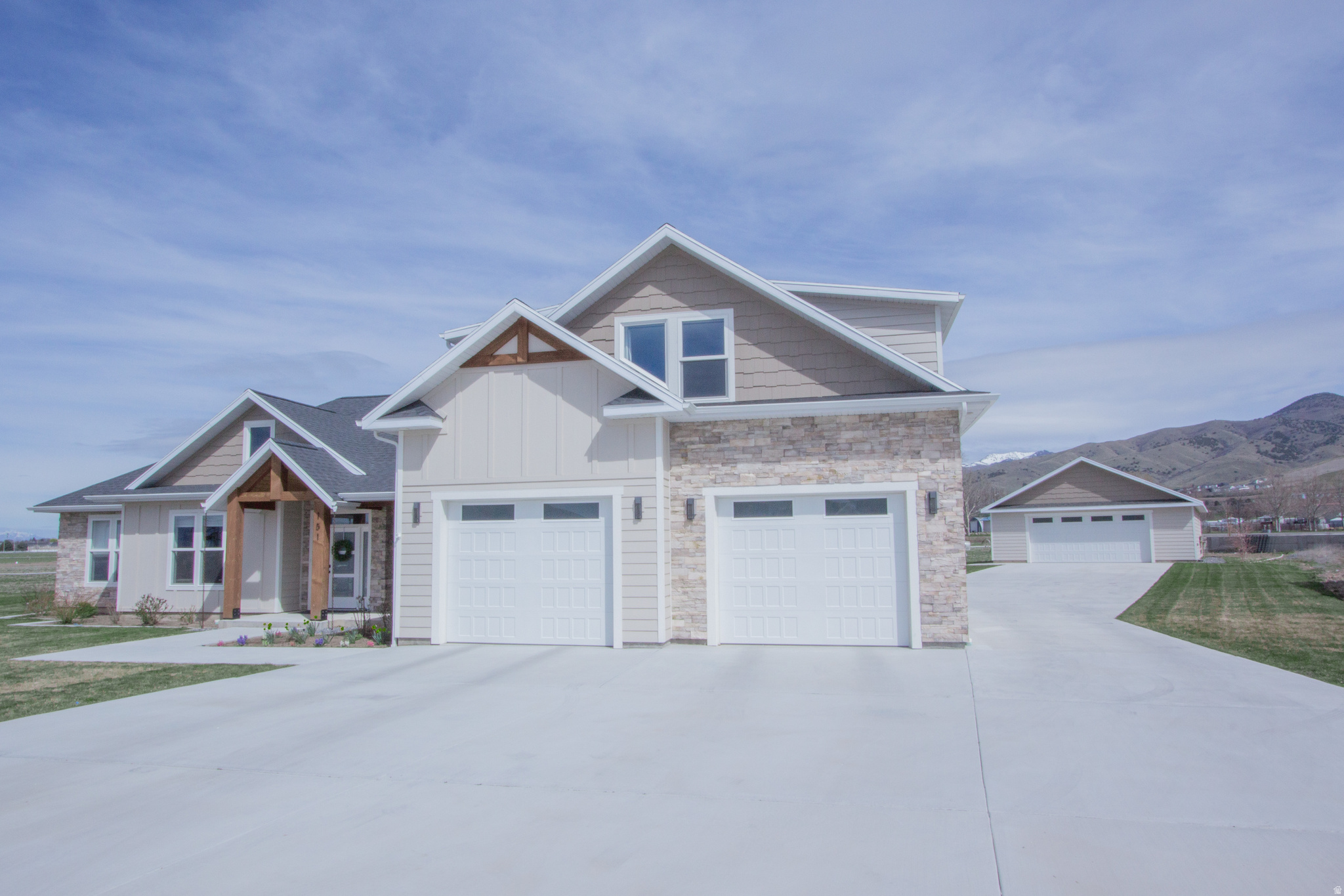 HAWK CREST - Residential