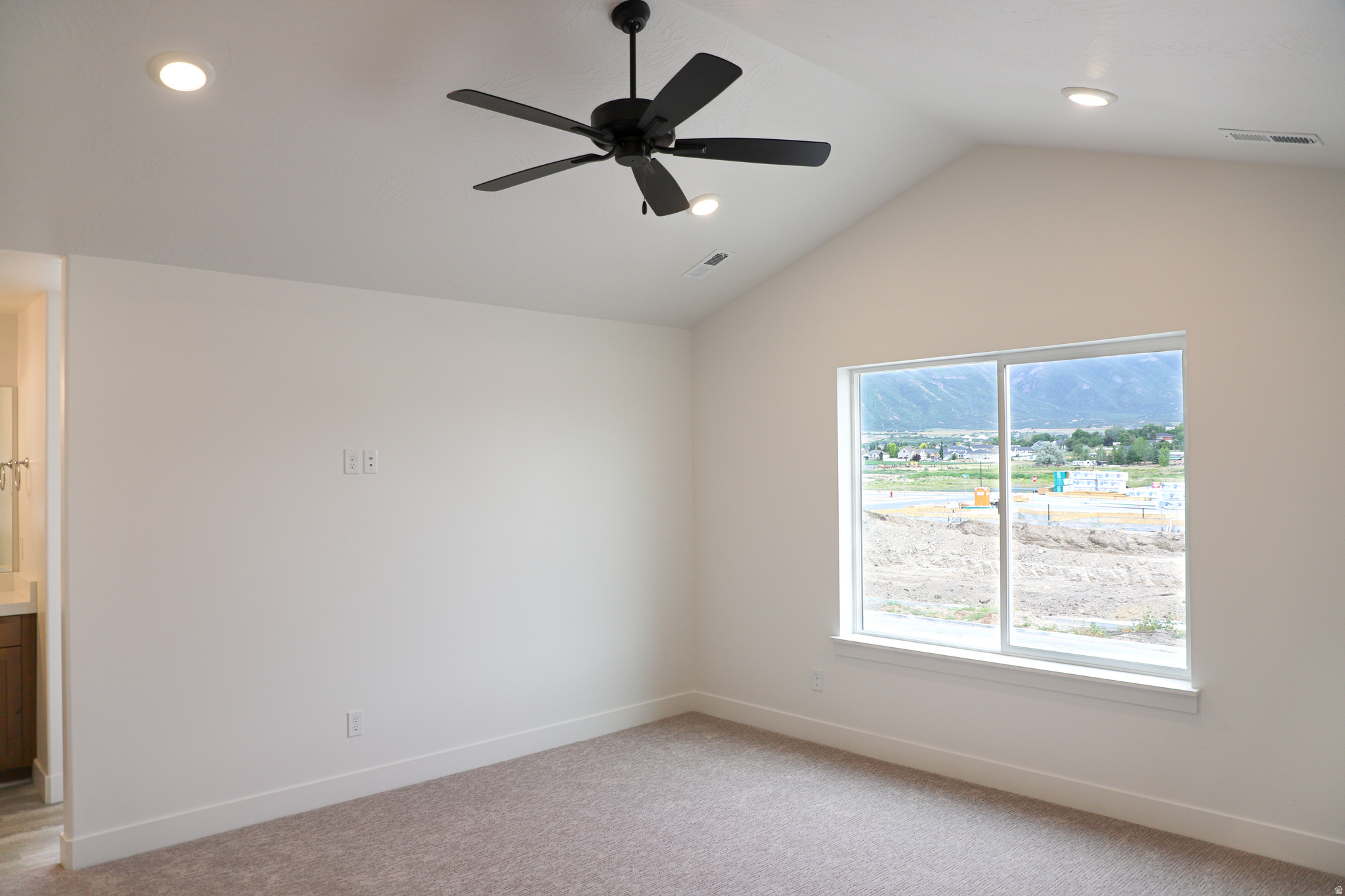 SALEM FIELDS - Residential