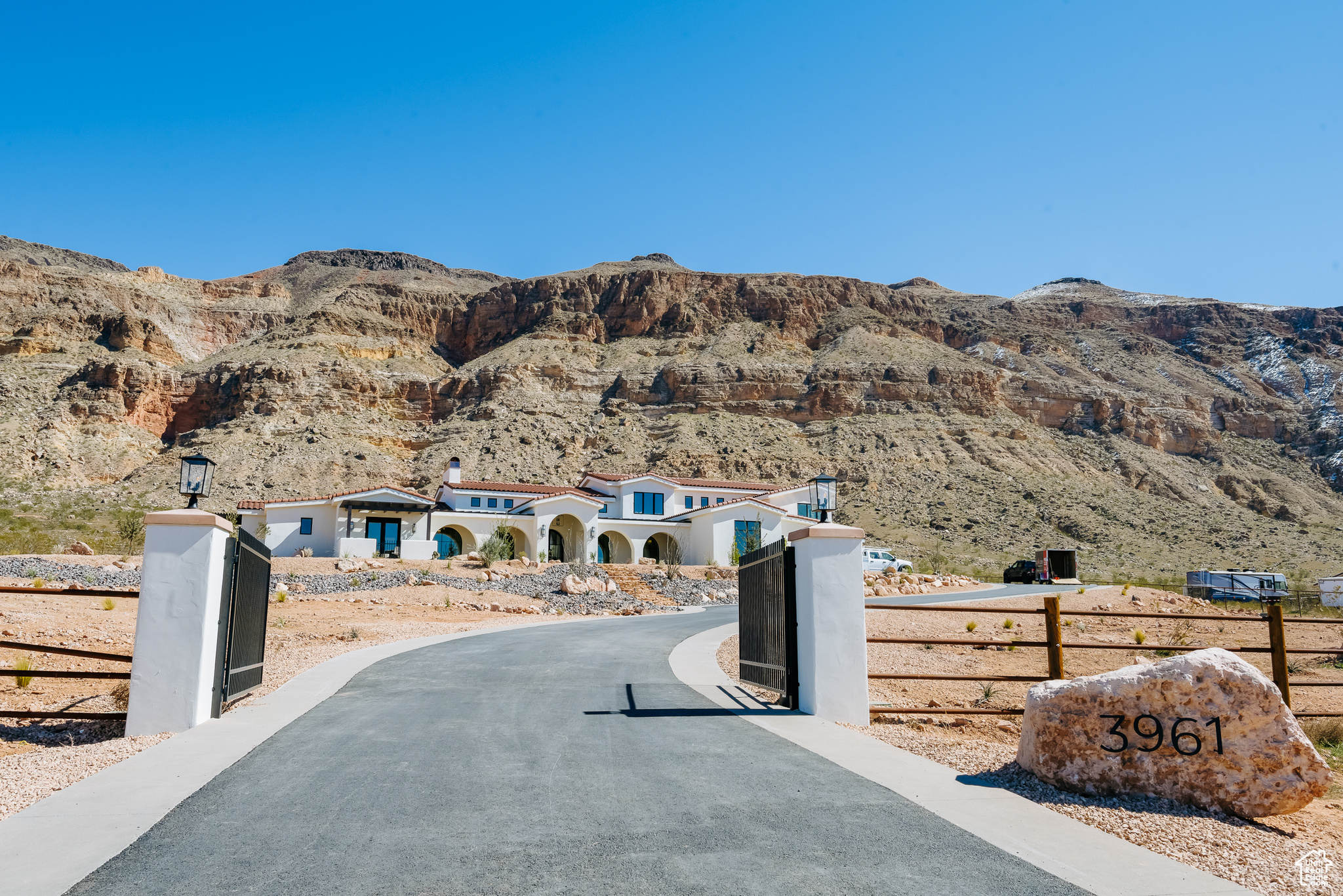 MOCCASIN FLATS - Residential