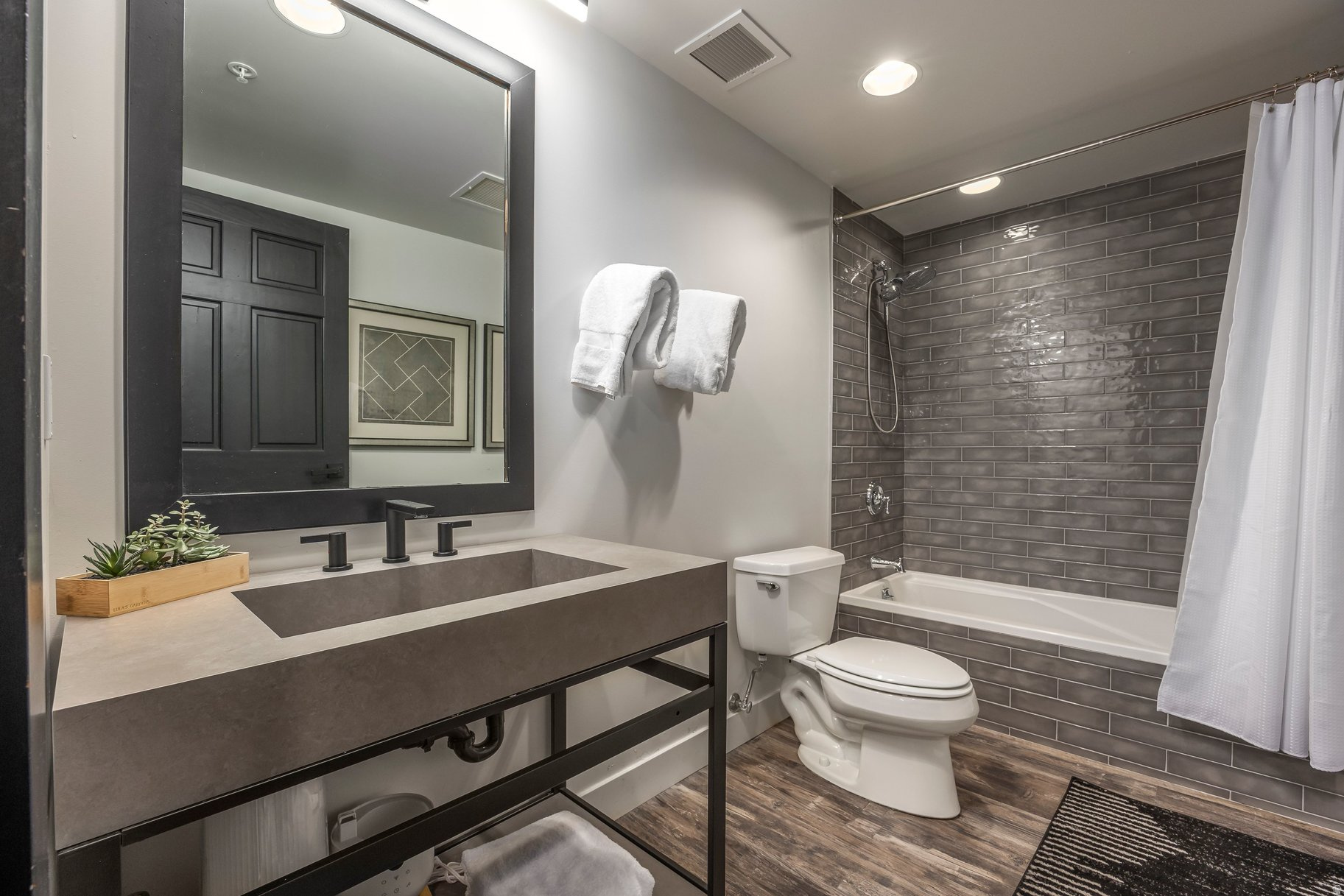 LODGES AT DEER VALLEY - Residential