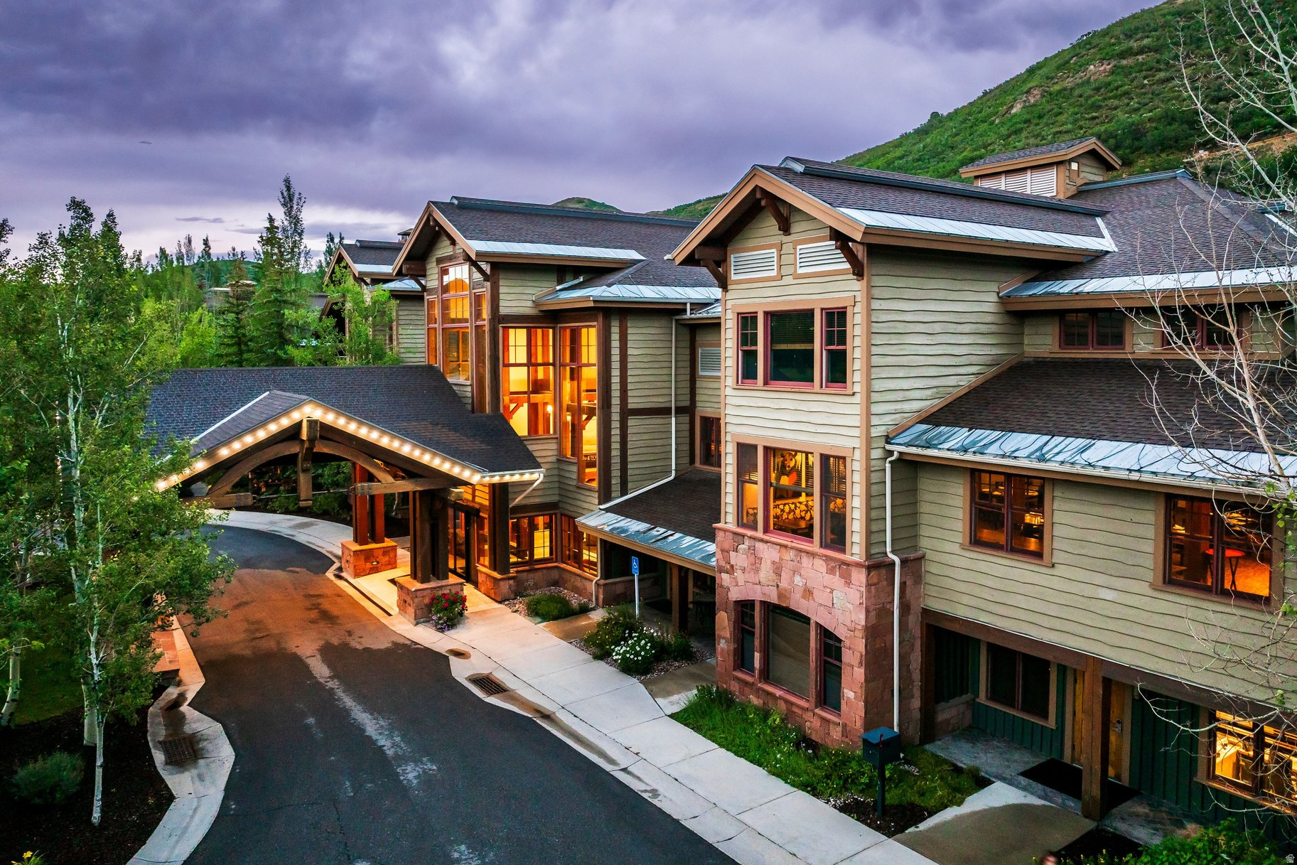 LODGES AT DEER VALLEY - Residential