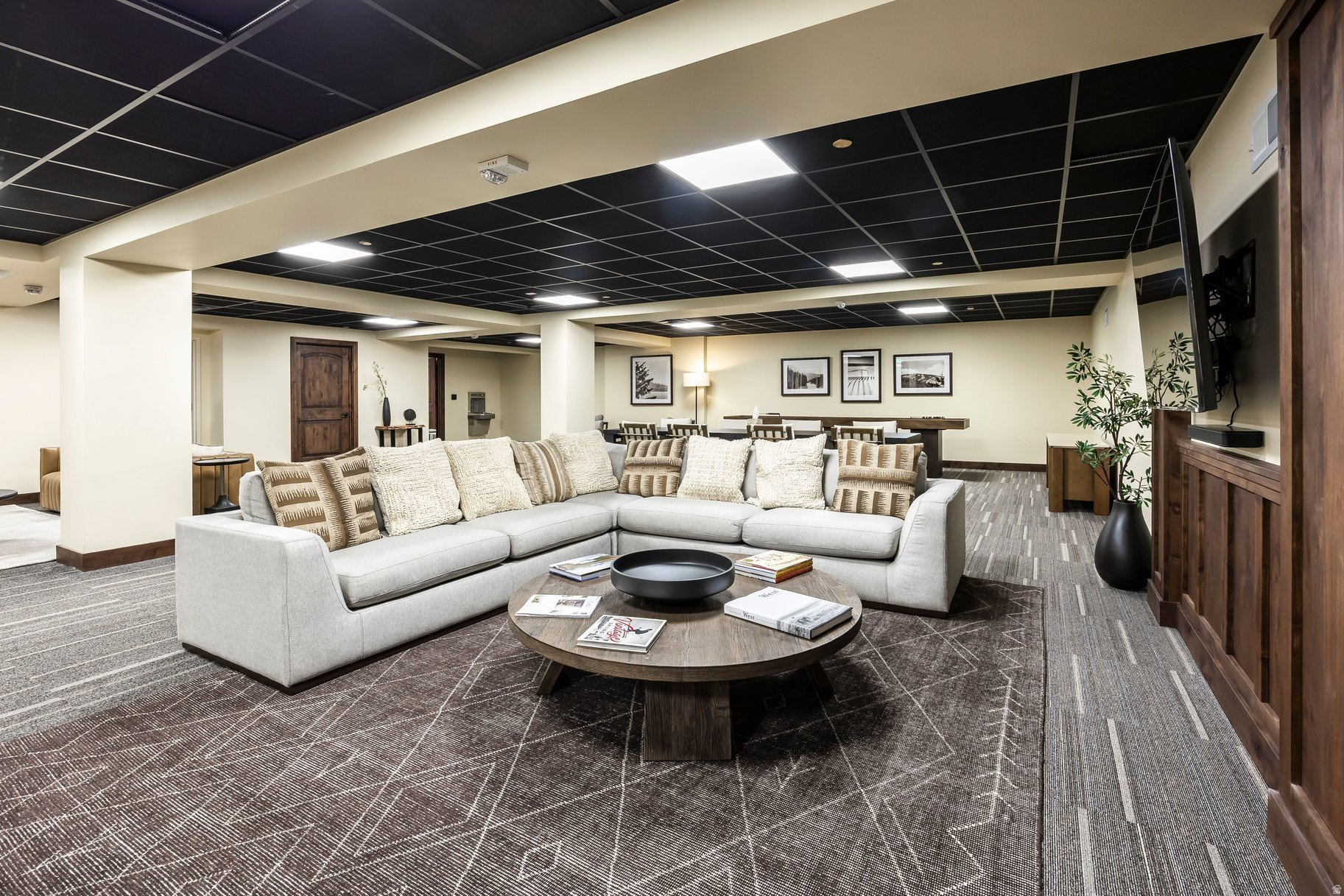 LODGES AT DEER VALLEY - Residential