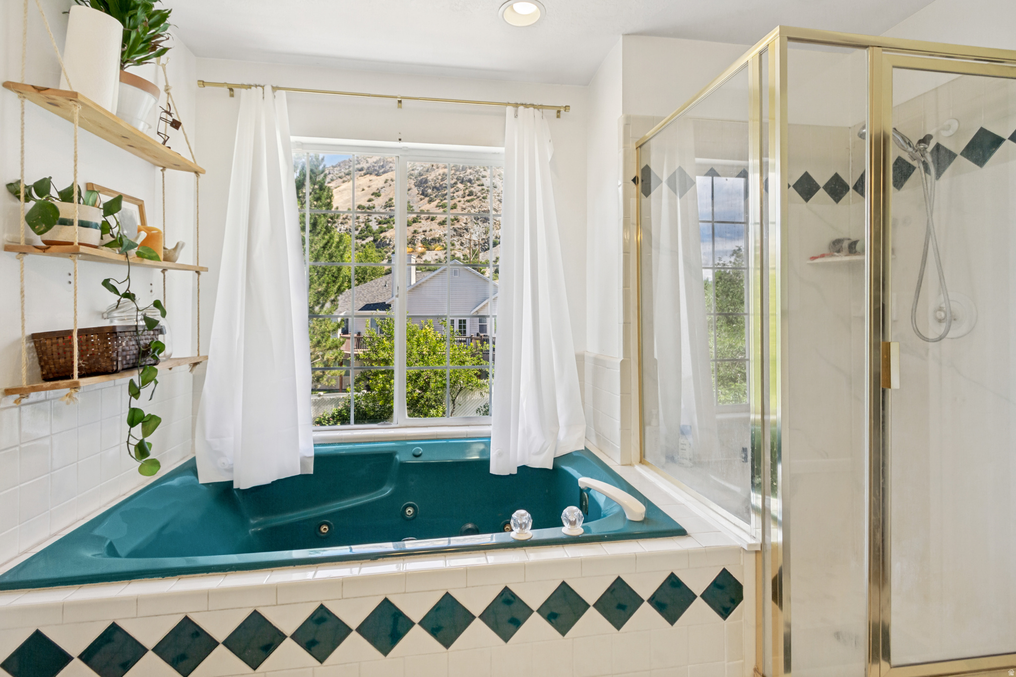 EAGLES VIEW - Residential
