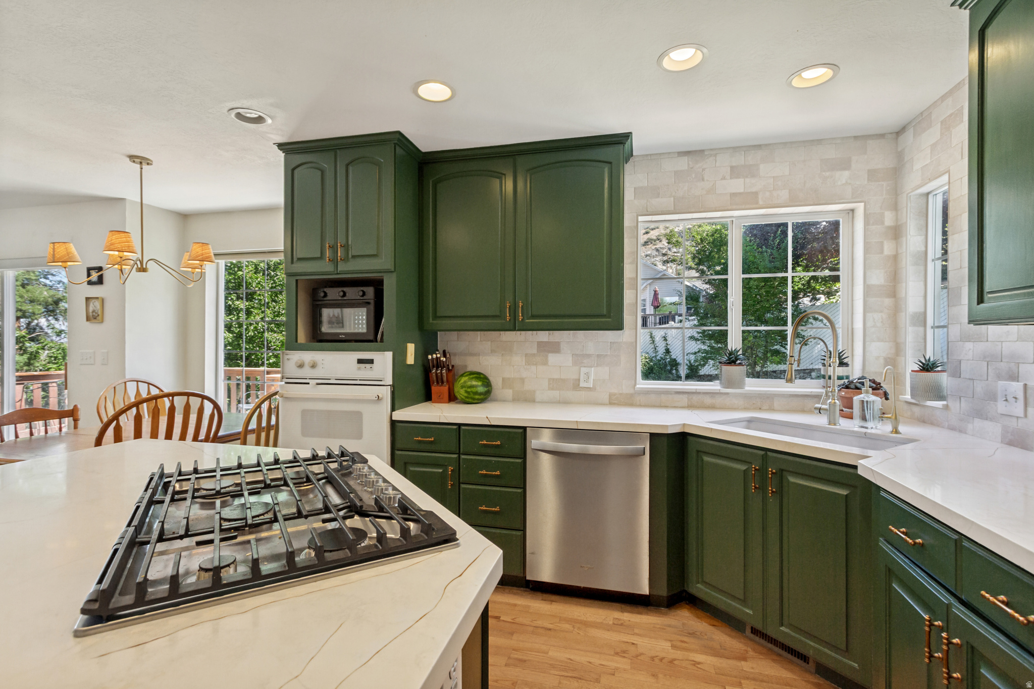 EAGLES VIEW - Residential