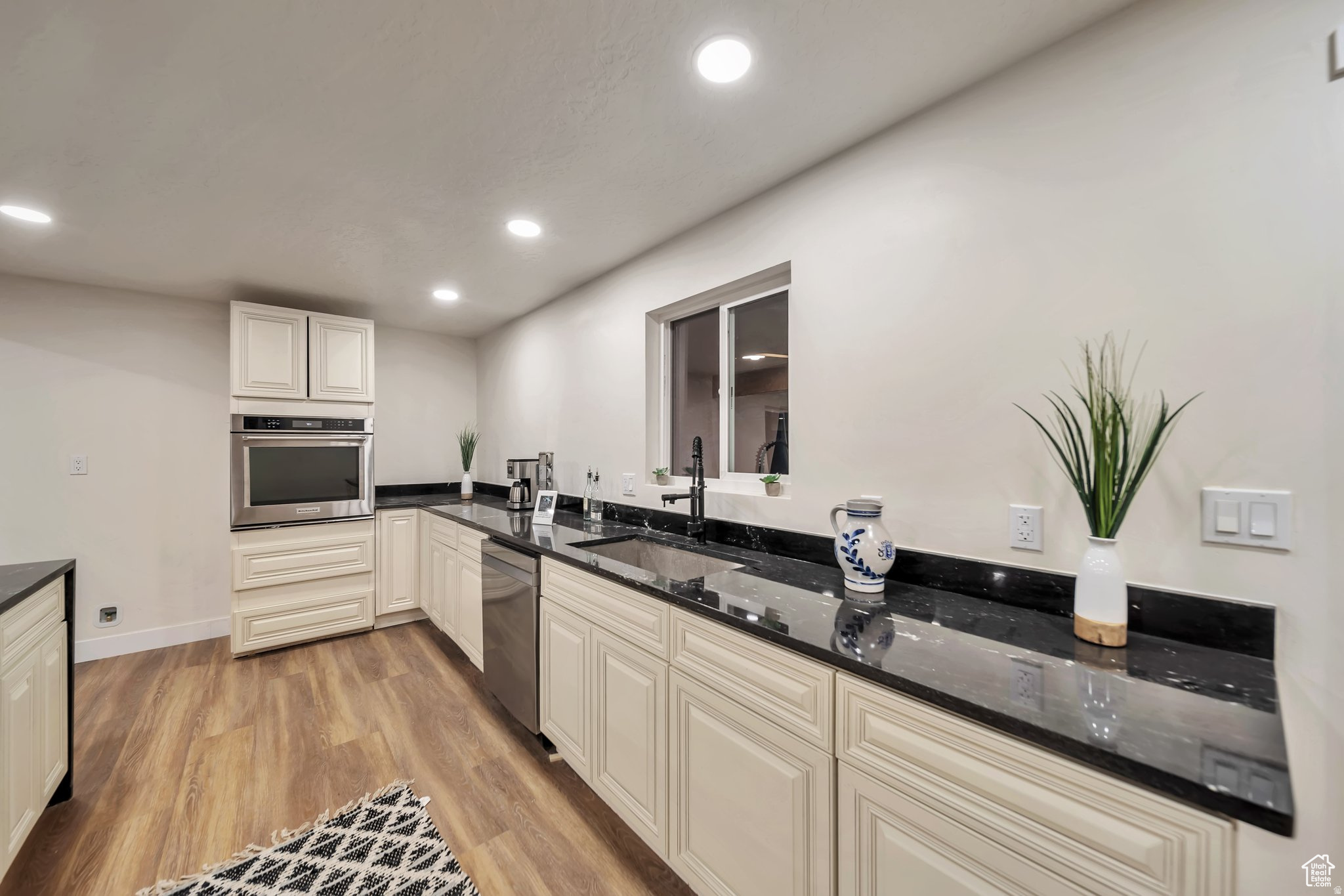 CHELSEA COVER - Residential Lease