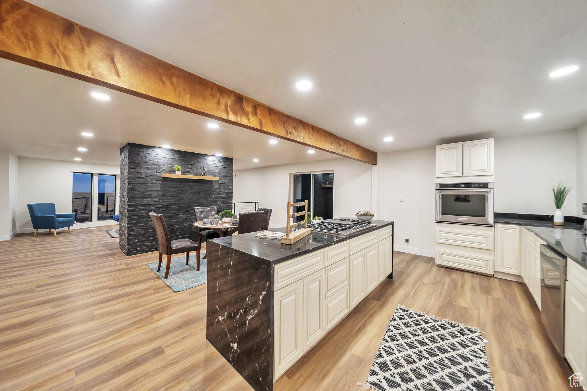 CHELSEA COVER - Residential Lease