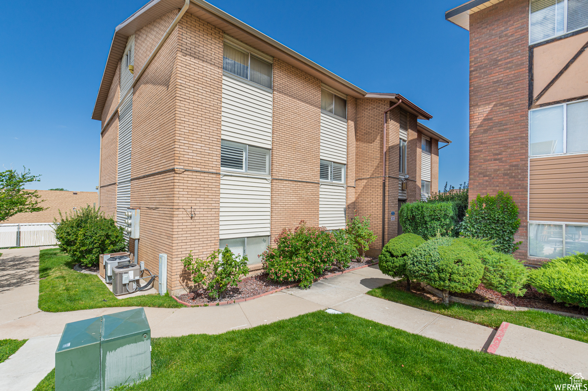 Great Location- minutes from I-15 and Hill AFB. This charming condo is a great starter home with no hassle or a fantastic investment opportunity. Great layout with good sized bedrooms and a master bath. Swimming pool just outside the building. Don't miss out