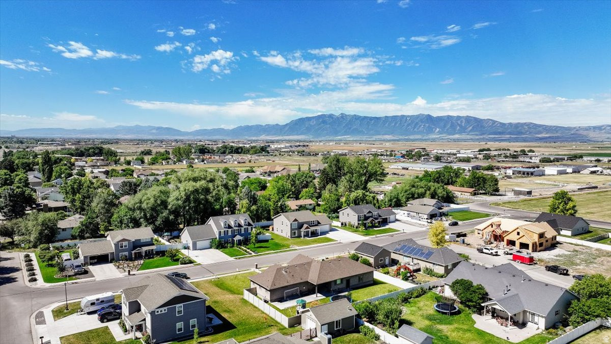 COUNTRY GROVE ESTATE - Residential