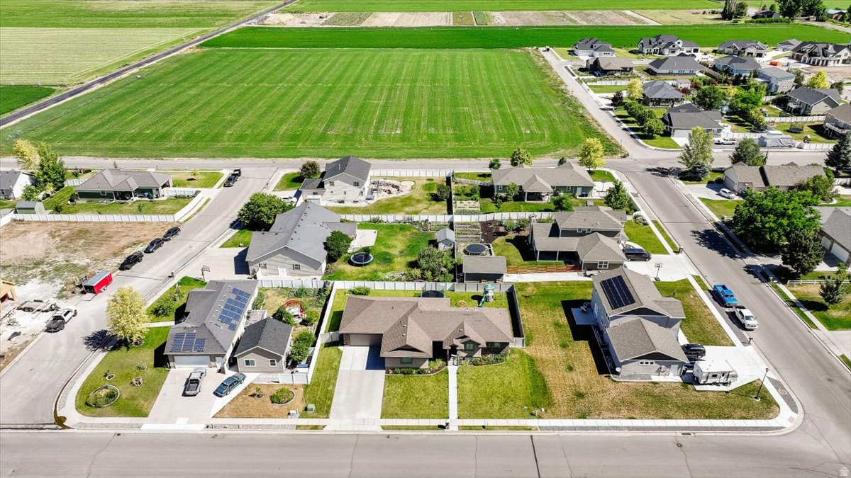 COUNTRY GROVE ESTATE - Residential