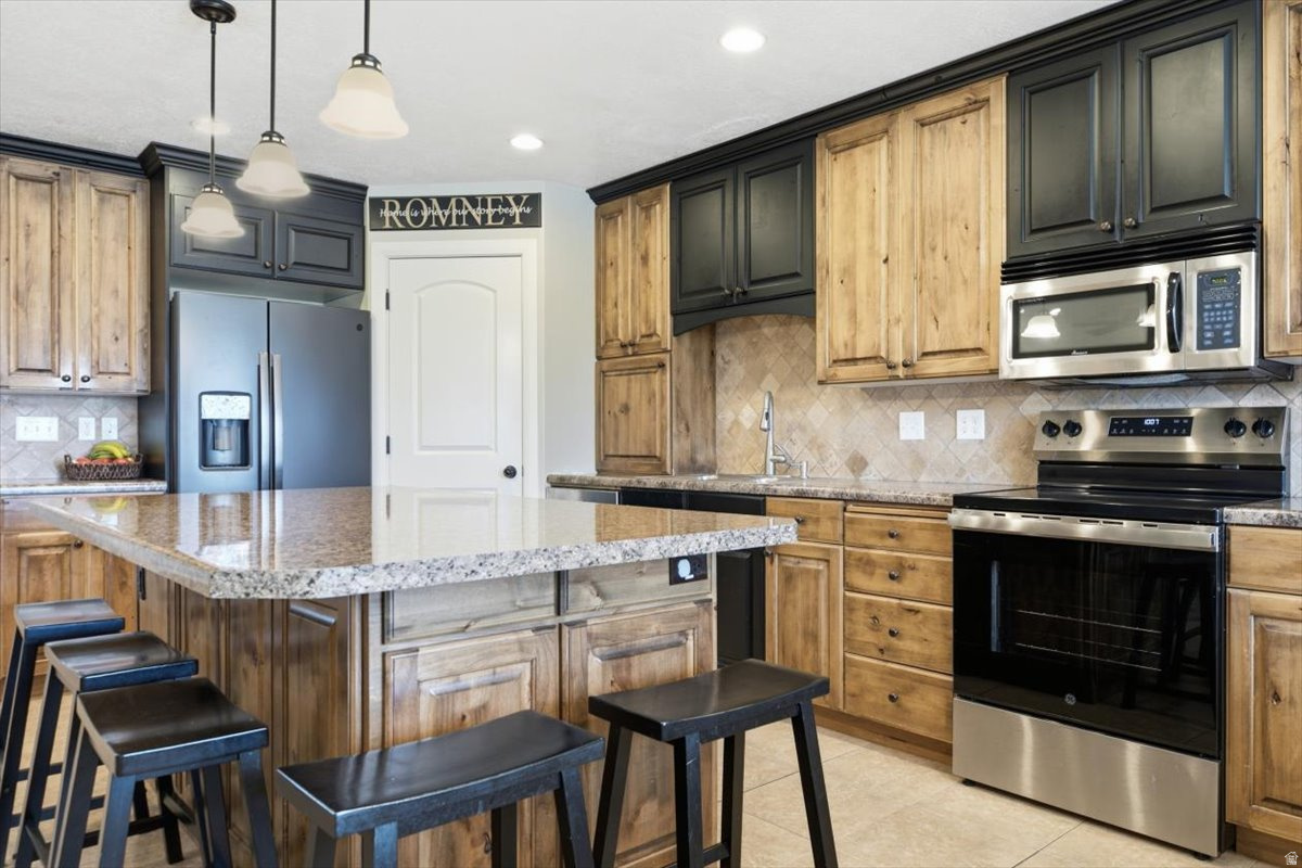 COUNTRY GROVE ESTATE - Residential