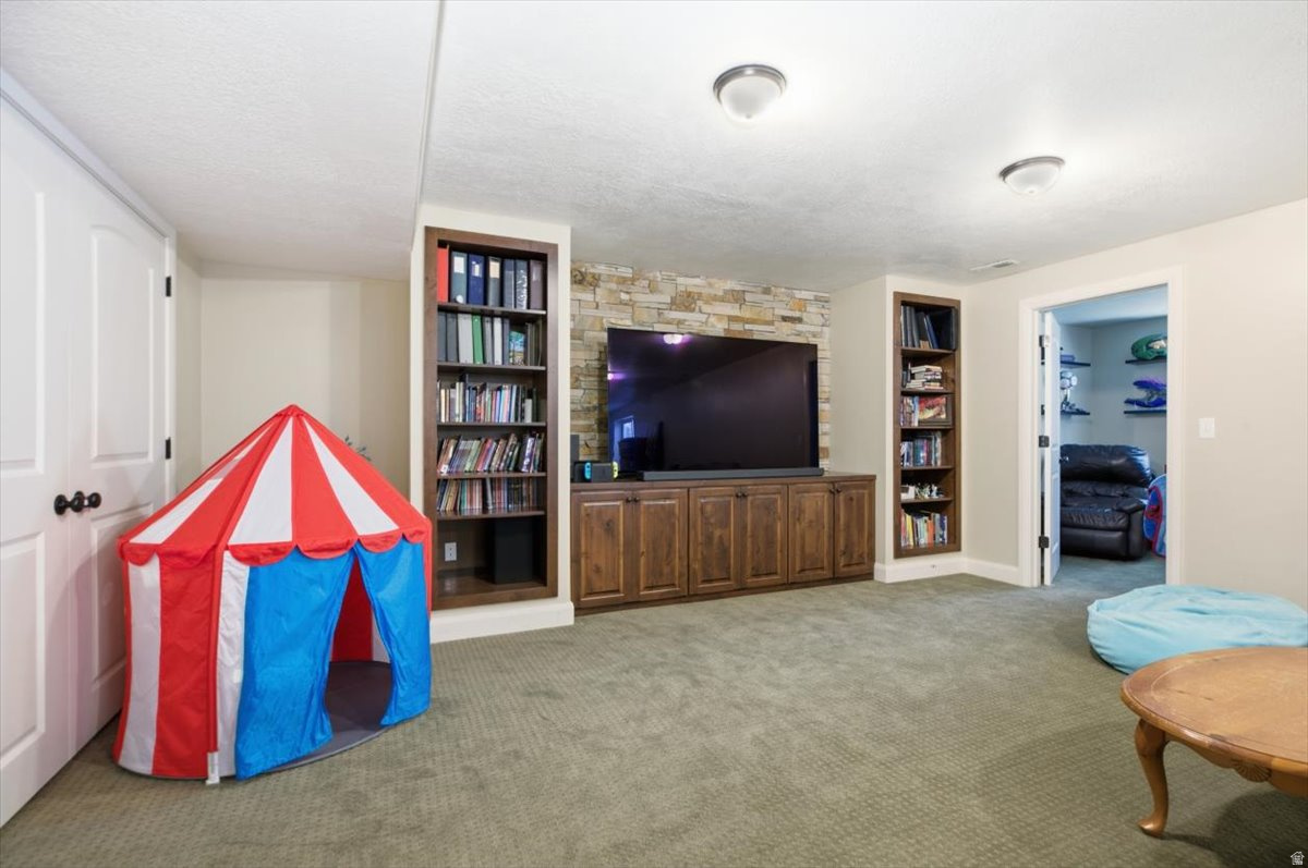 COUNTRY GROVE ESTATE - Residential
