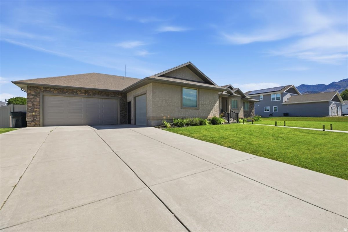 COUNTRY GROVE ESTATE - Residential