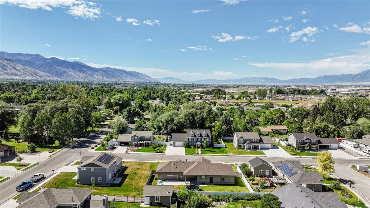 COUNTRY GROVE ESTATE - Residential
