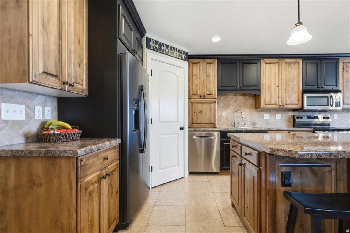 COUNTRY GROVE ESTATE - Residential