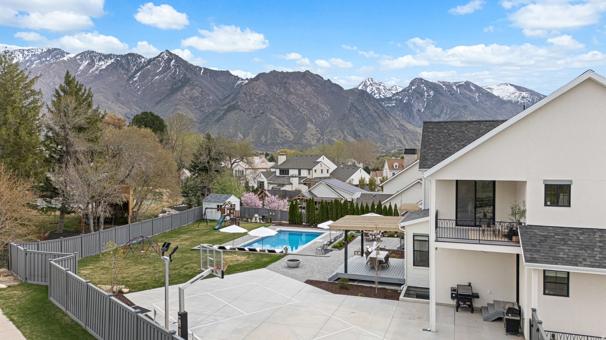 BECK PINES - Residential