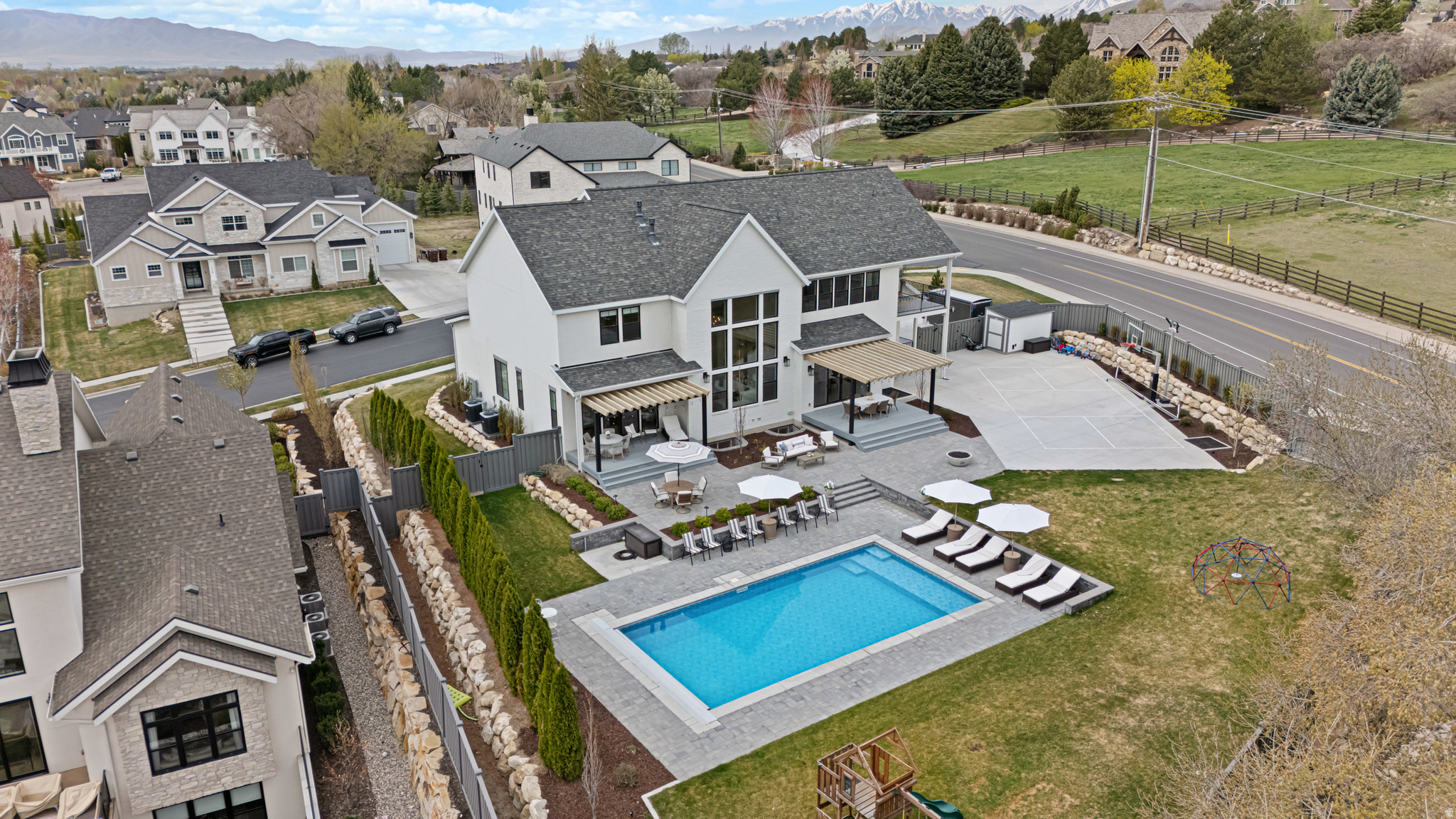 BECK PINES - Residential