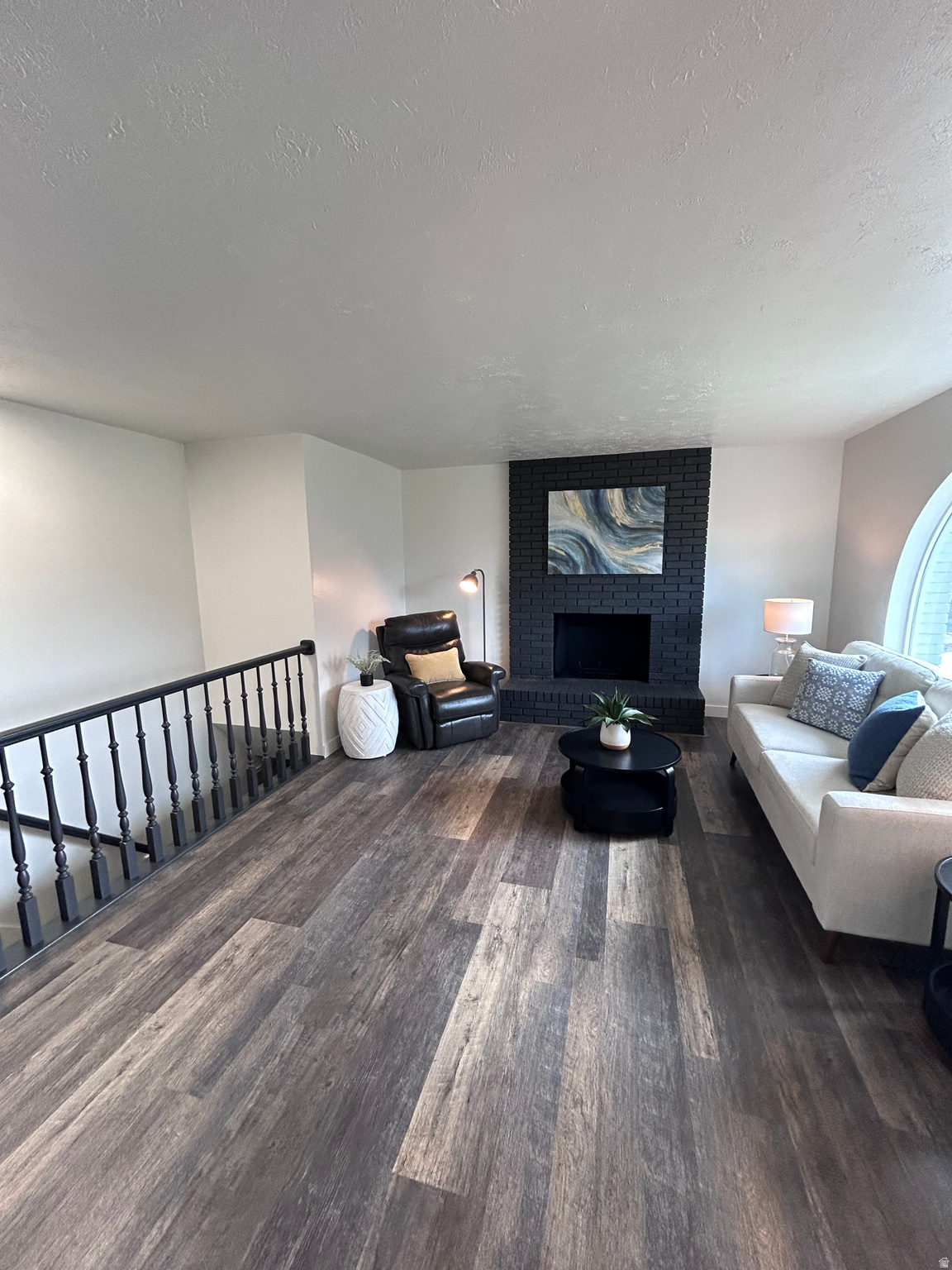 MOUNTAIN VIEW ESTATE - Residential