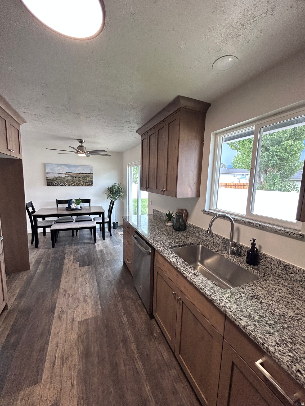 MOUNTAIN VIEW ESTATE - Residential