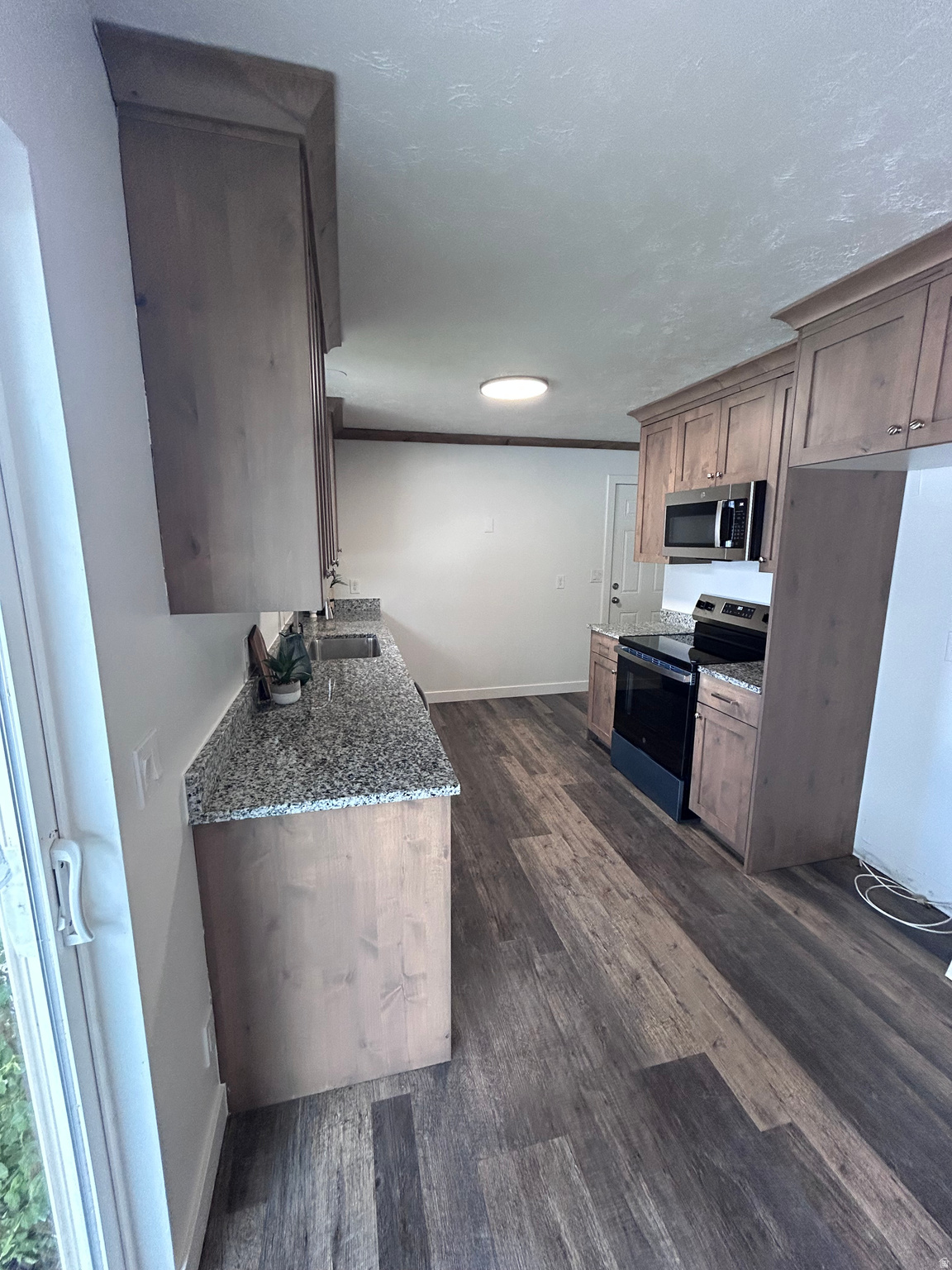MOUNTAIN VIEW ESTATE - Residential