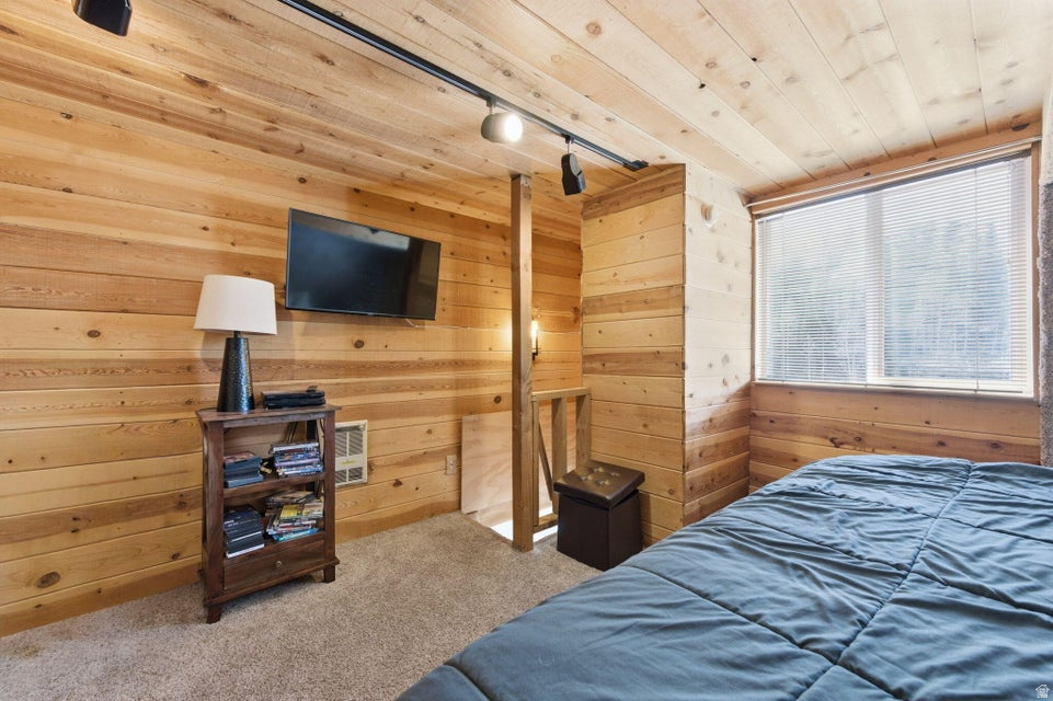KRISTI CONDOS - Residential