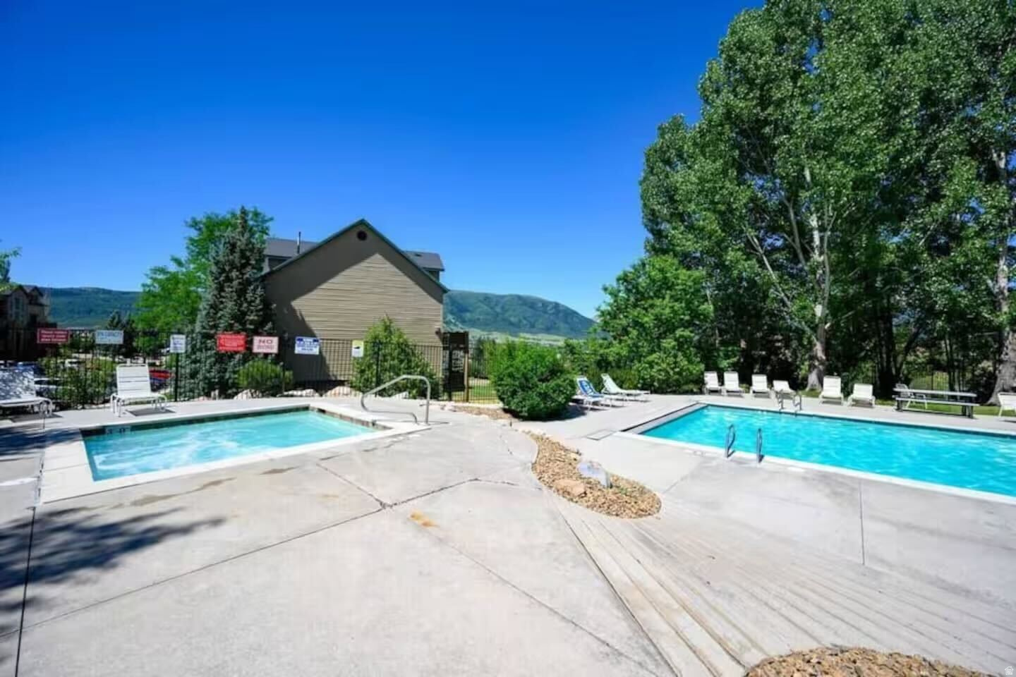 MOOSE HOLLOW CONDOMI - Residential