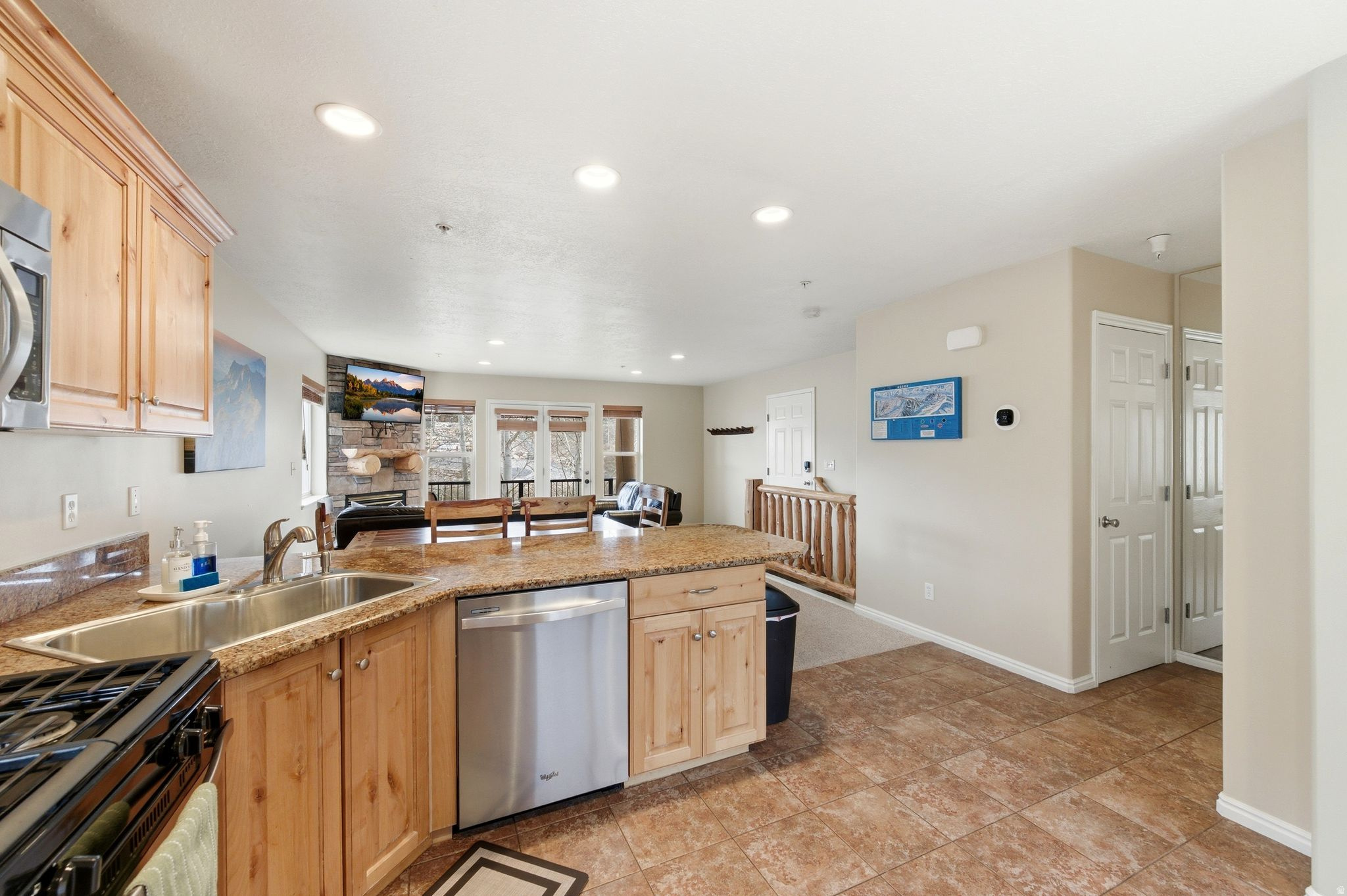 MOOSE HOLLOW CONDOMI - Residential