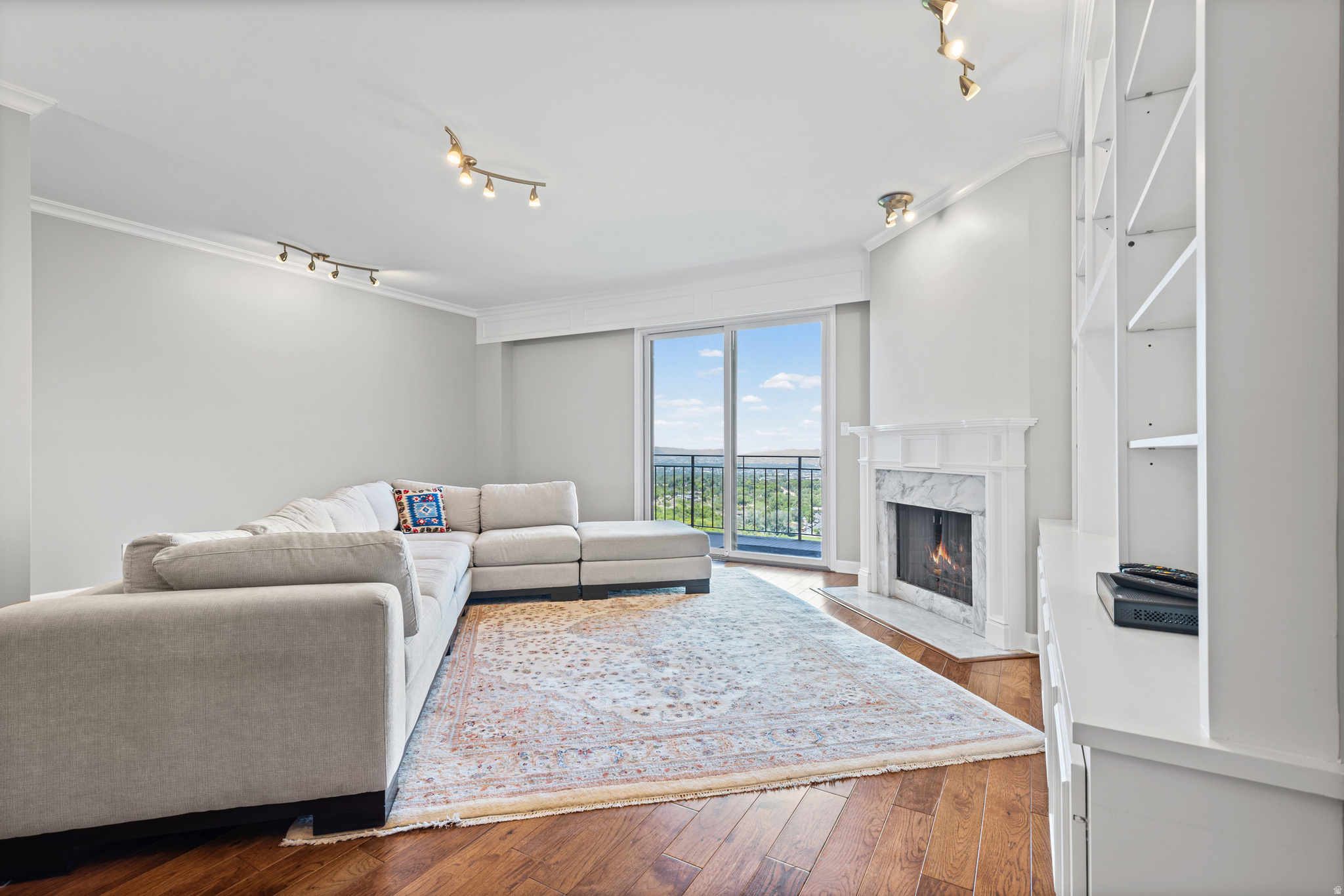 DONNER PLACE CONDM - Residential