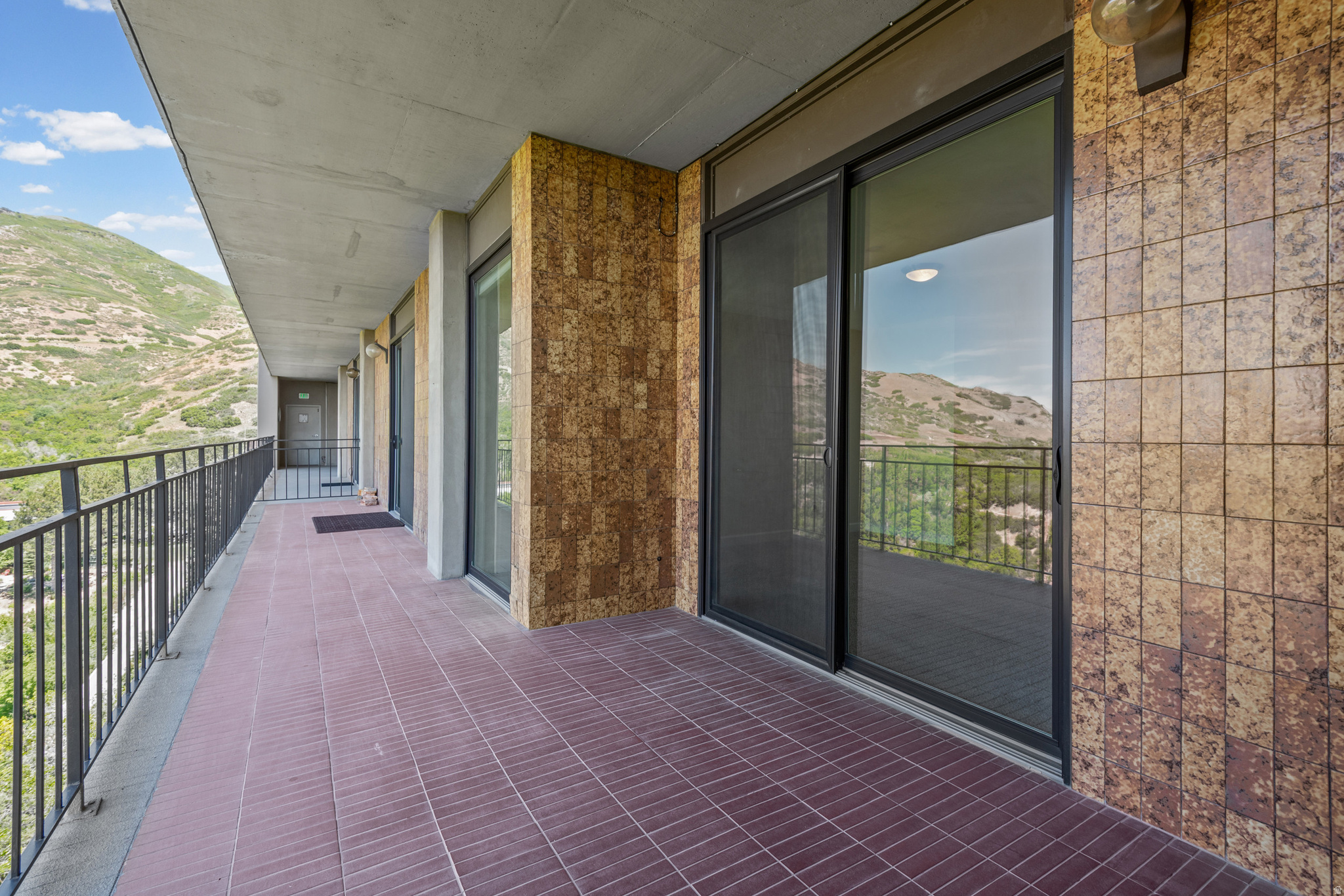 DONNER PLACE CONDM - Residential