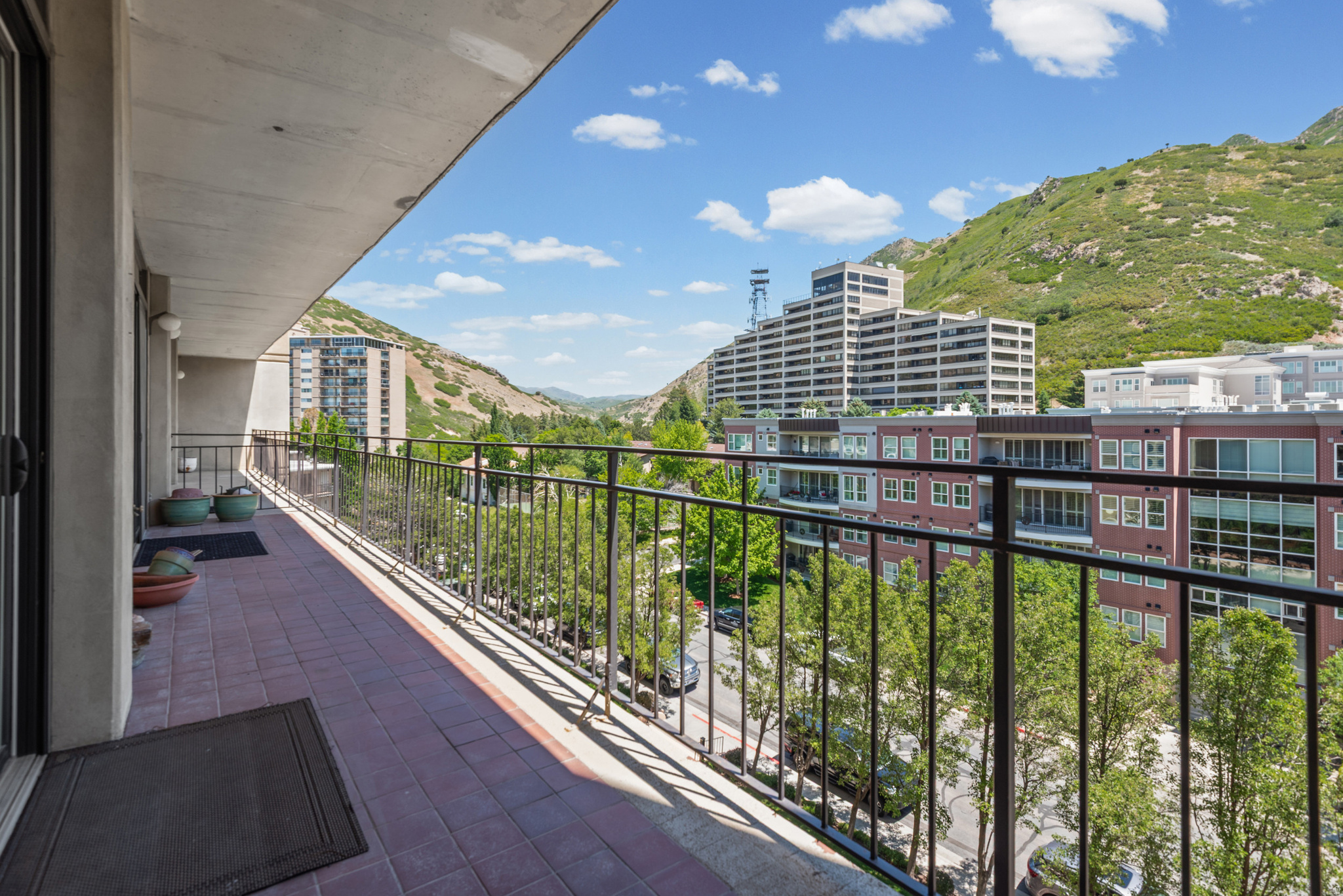 DONNER PLACE CONDM - Residential