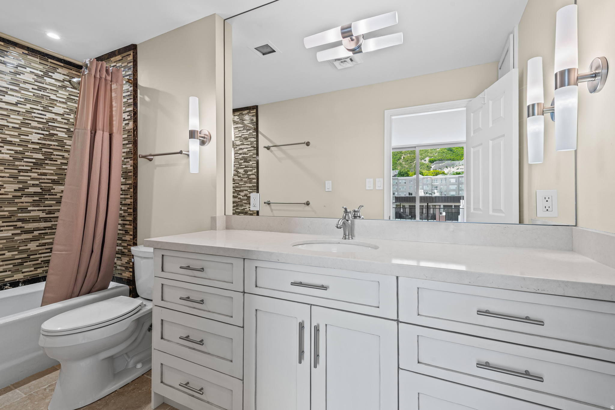 DONNER PLACE CONDM - Residential