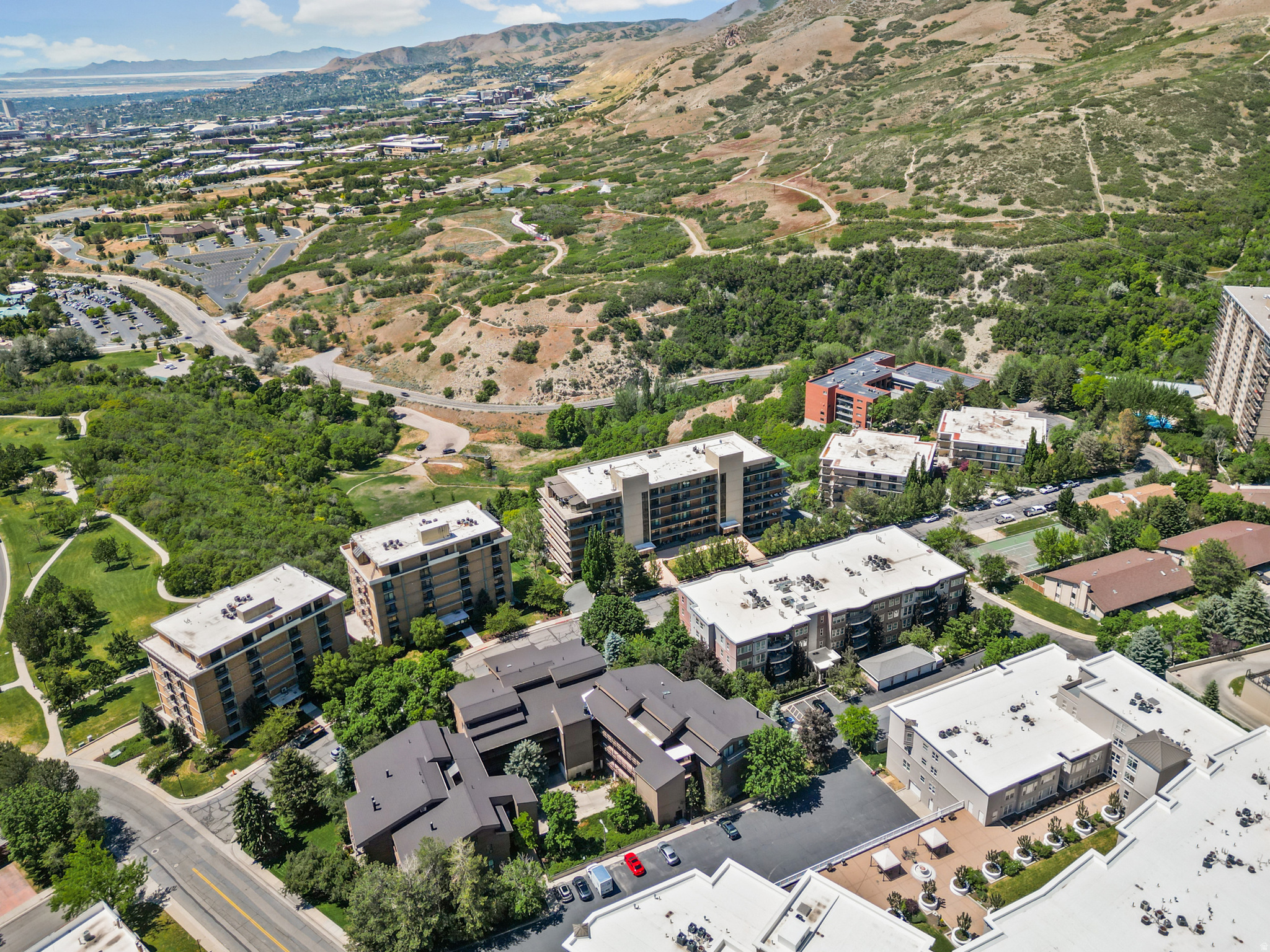 DONNER PLACE CONDM - Residential