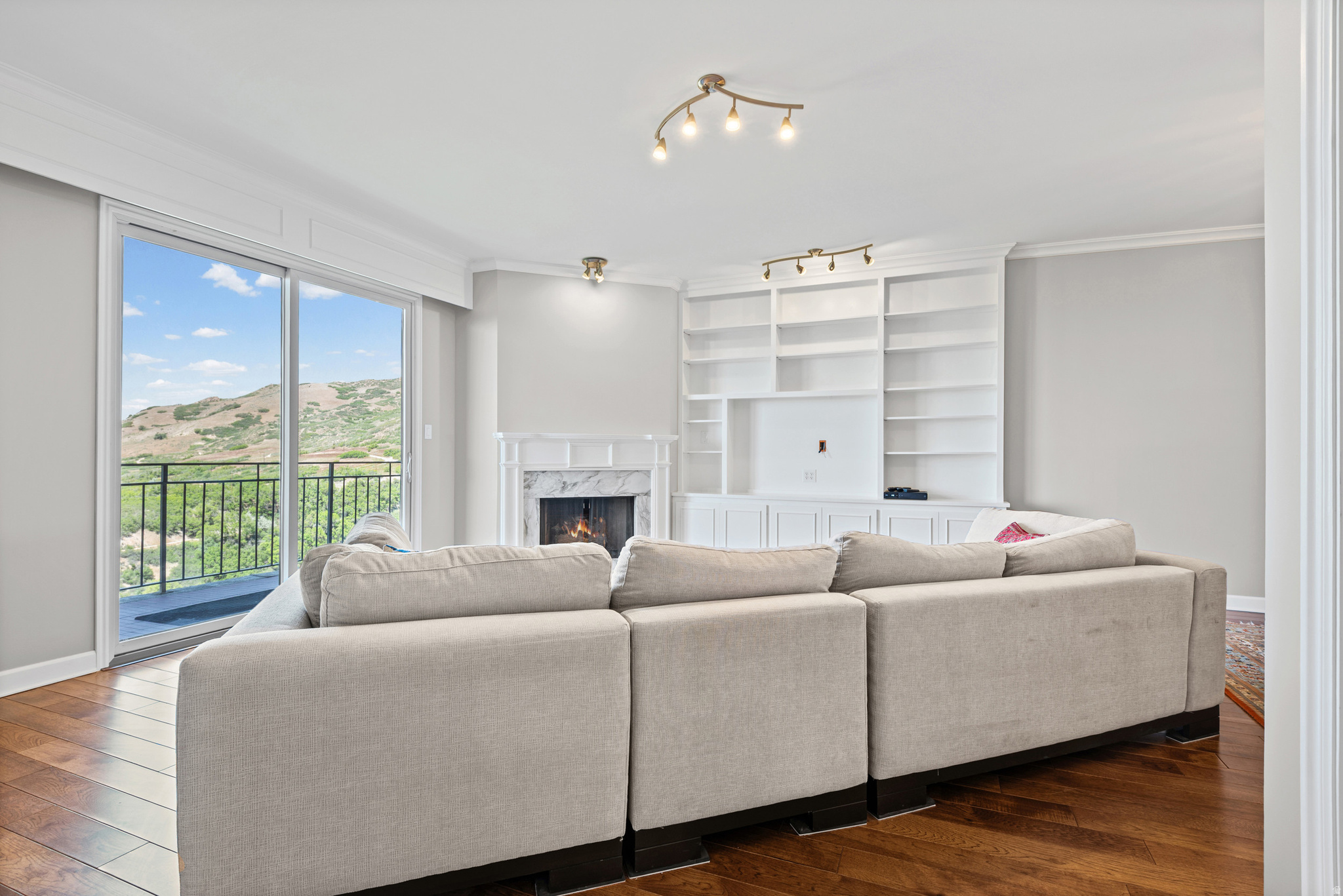 DONNER PLACE CONDM - Residential