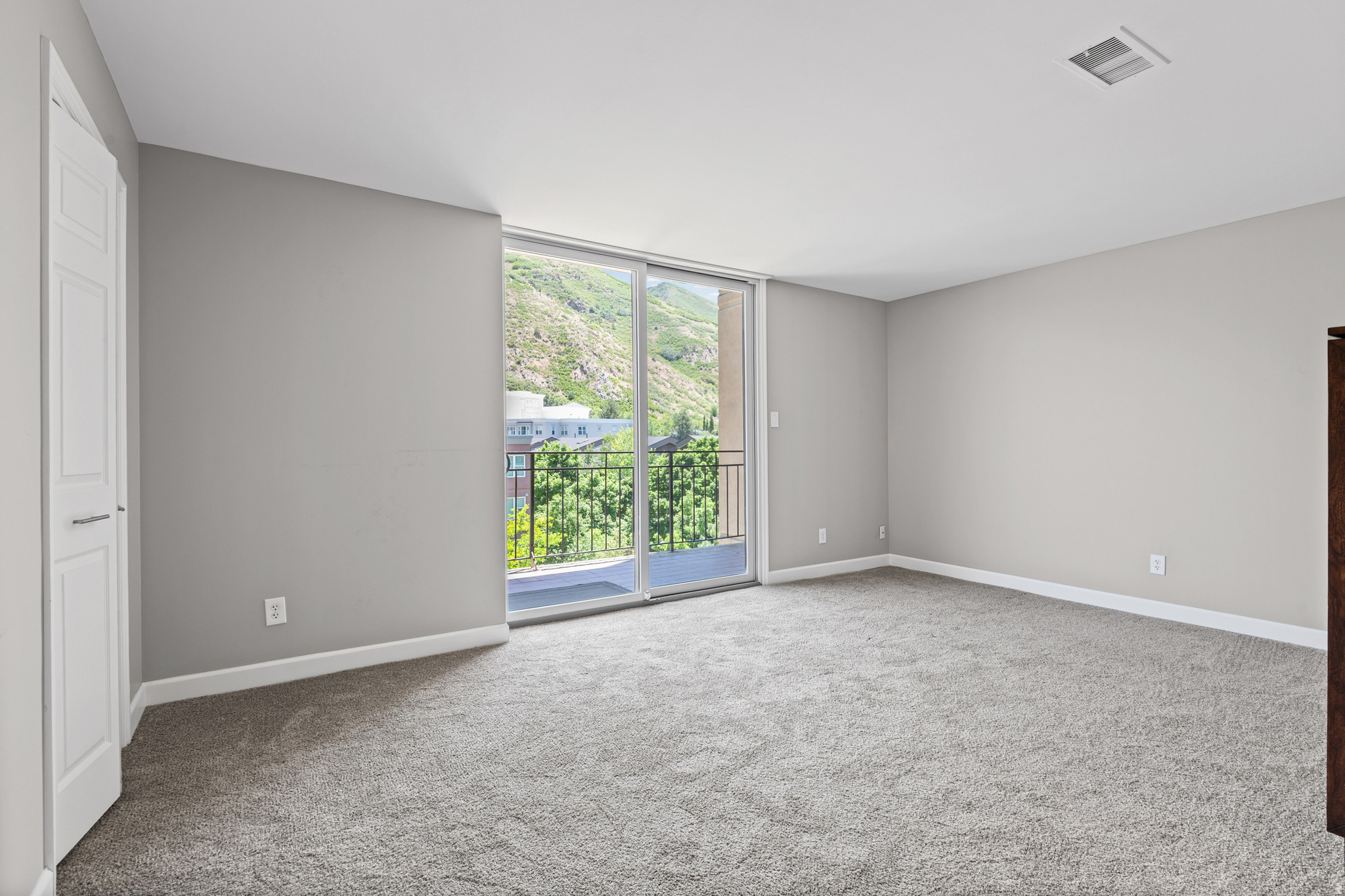 DONNER PLACE CONDM - Residential