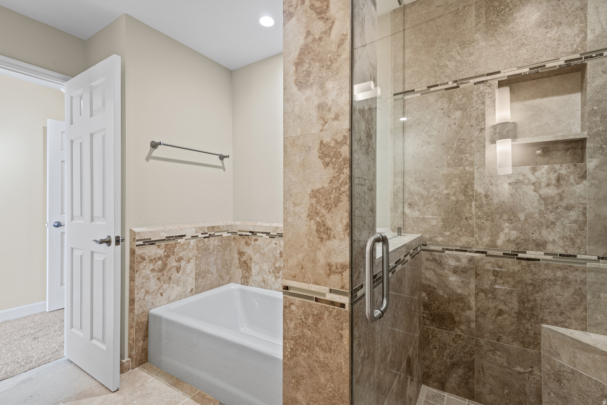 DONNER PLACE CONDM - Residential