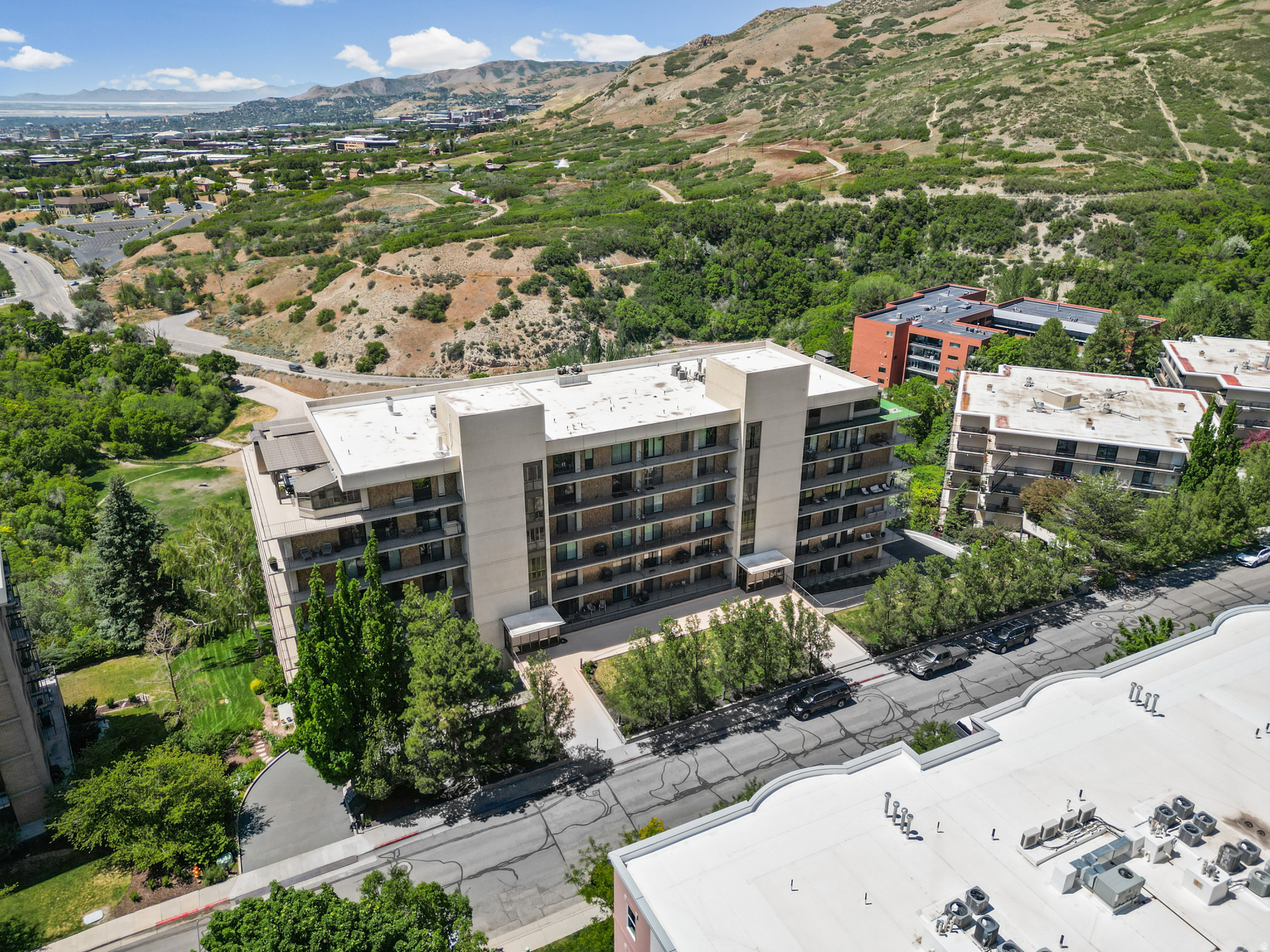 DONNER PLACE CONDM - Residential