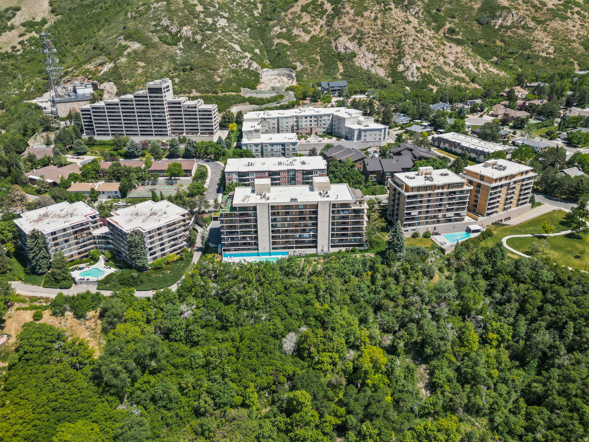 DONNER PLACE CONDM - Residential
