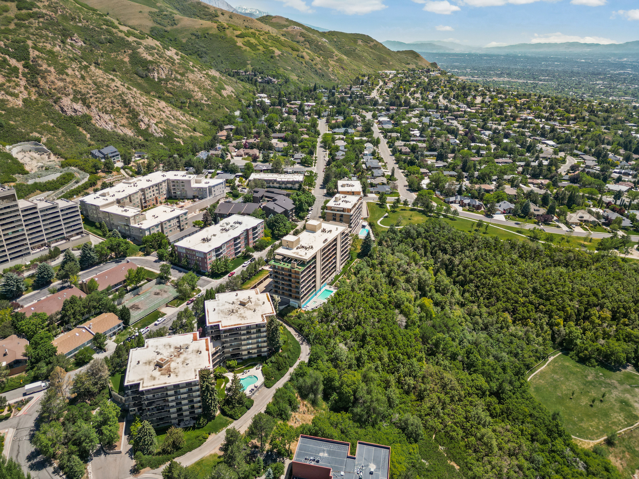DONNER PLACE CONDM - Residential