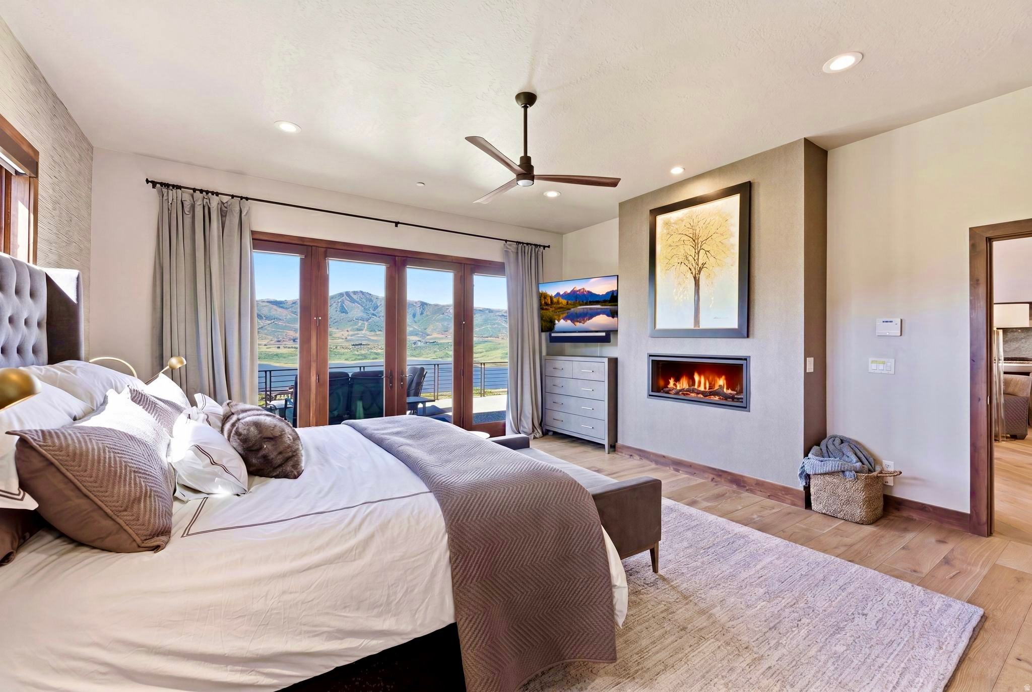 HIDEOUT CANYON - Residential