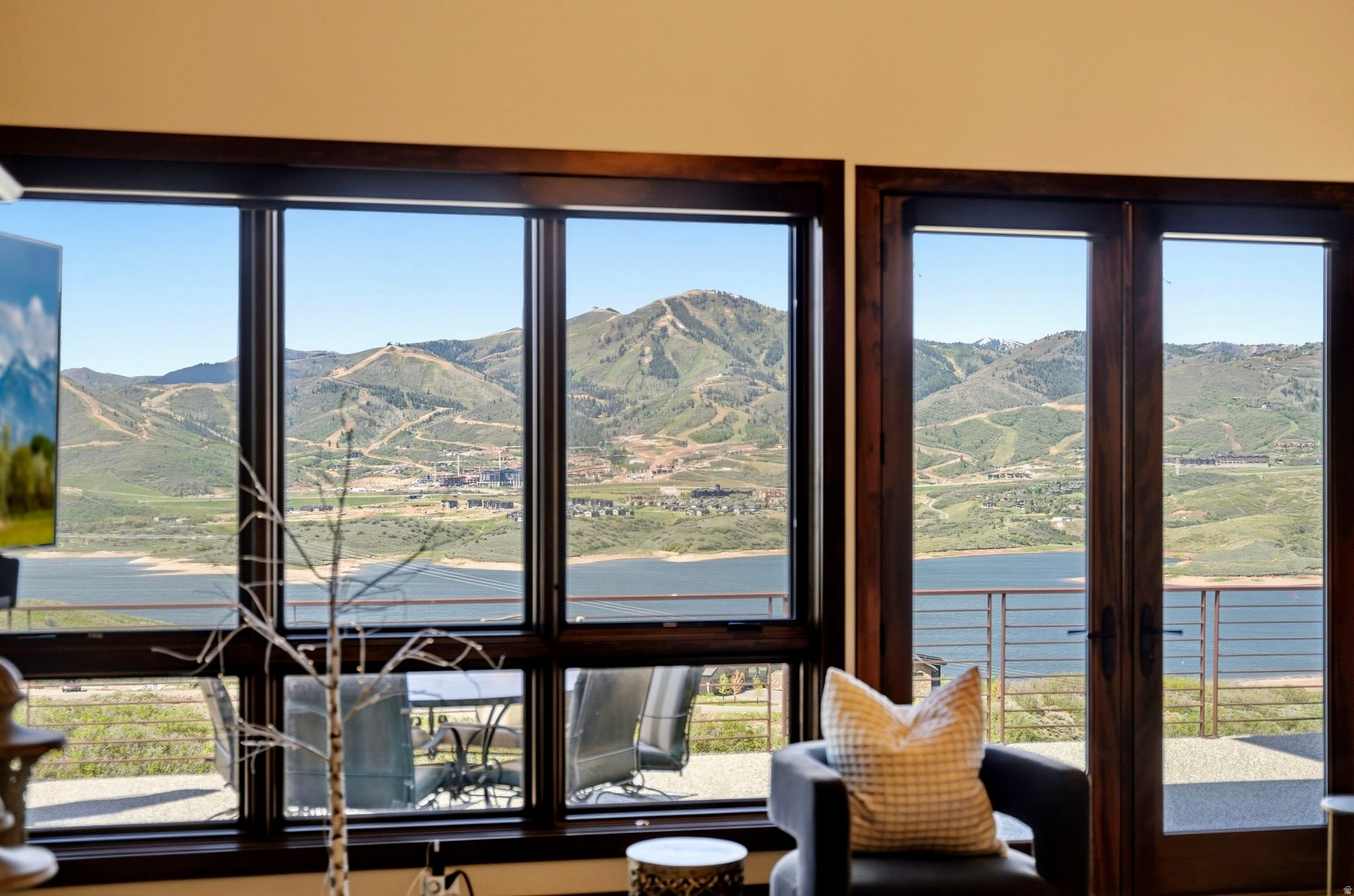 HIDEOUT CANYON - Residential