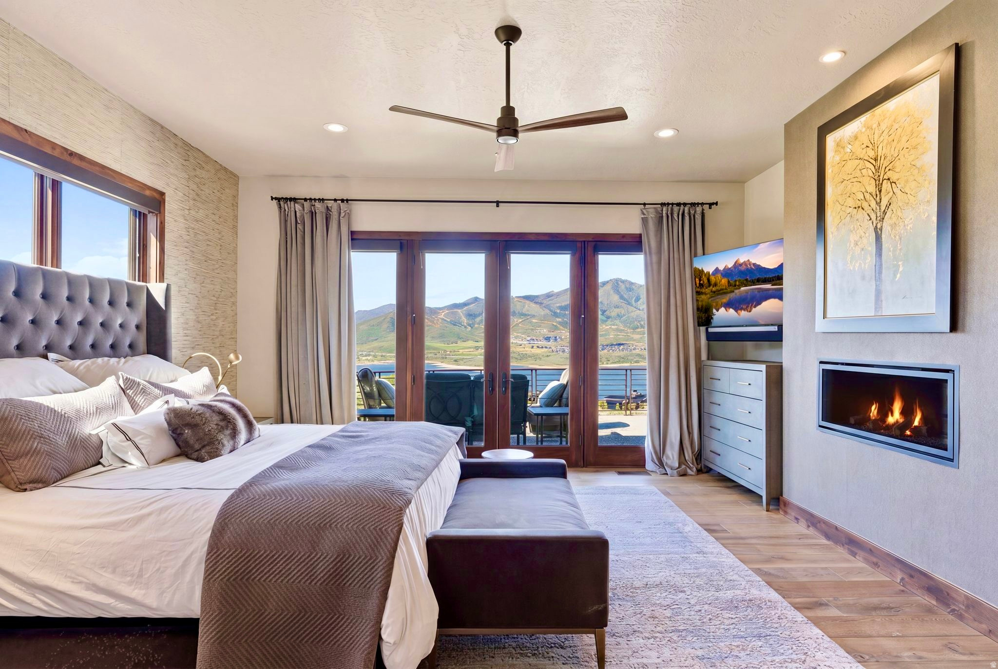 HIDEOUT CANYON - Residential
