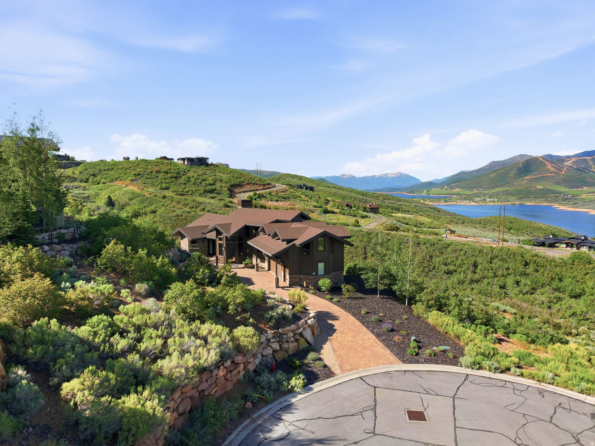 HIDEOUT CANYON - Residential