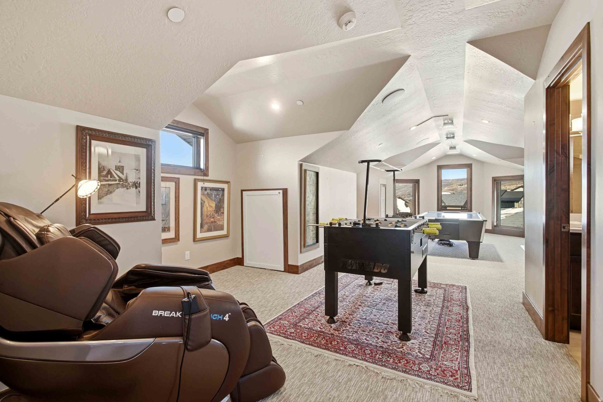 HIDEOUT CANYON - Residential