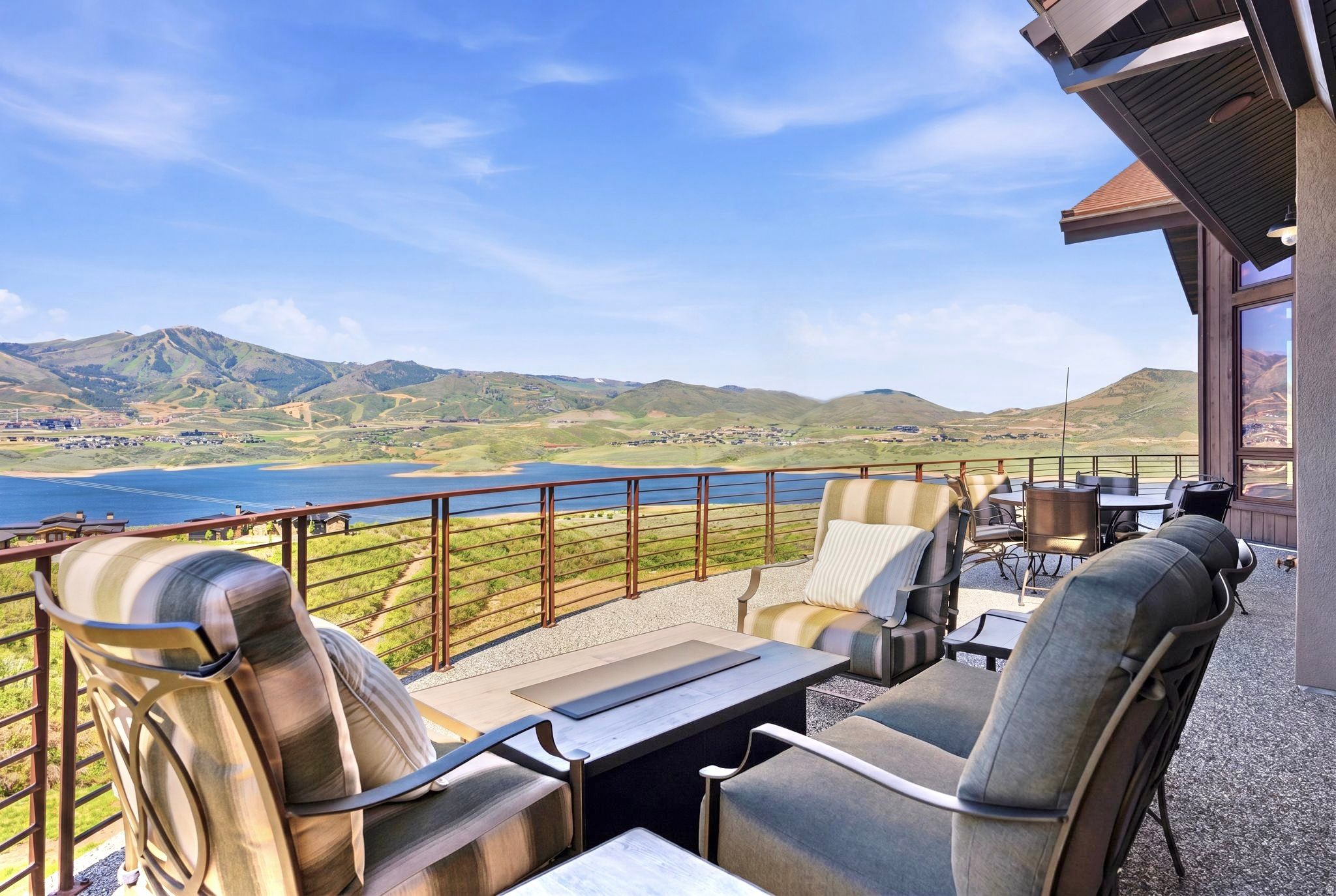 HIDEOUT CANYON - Residential