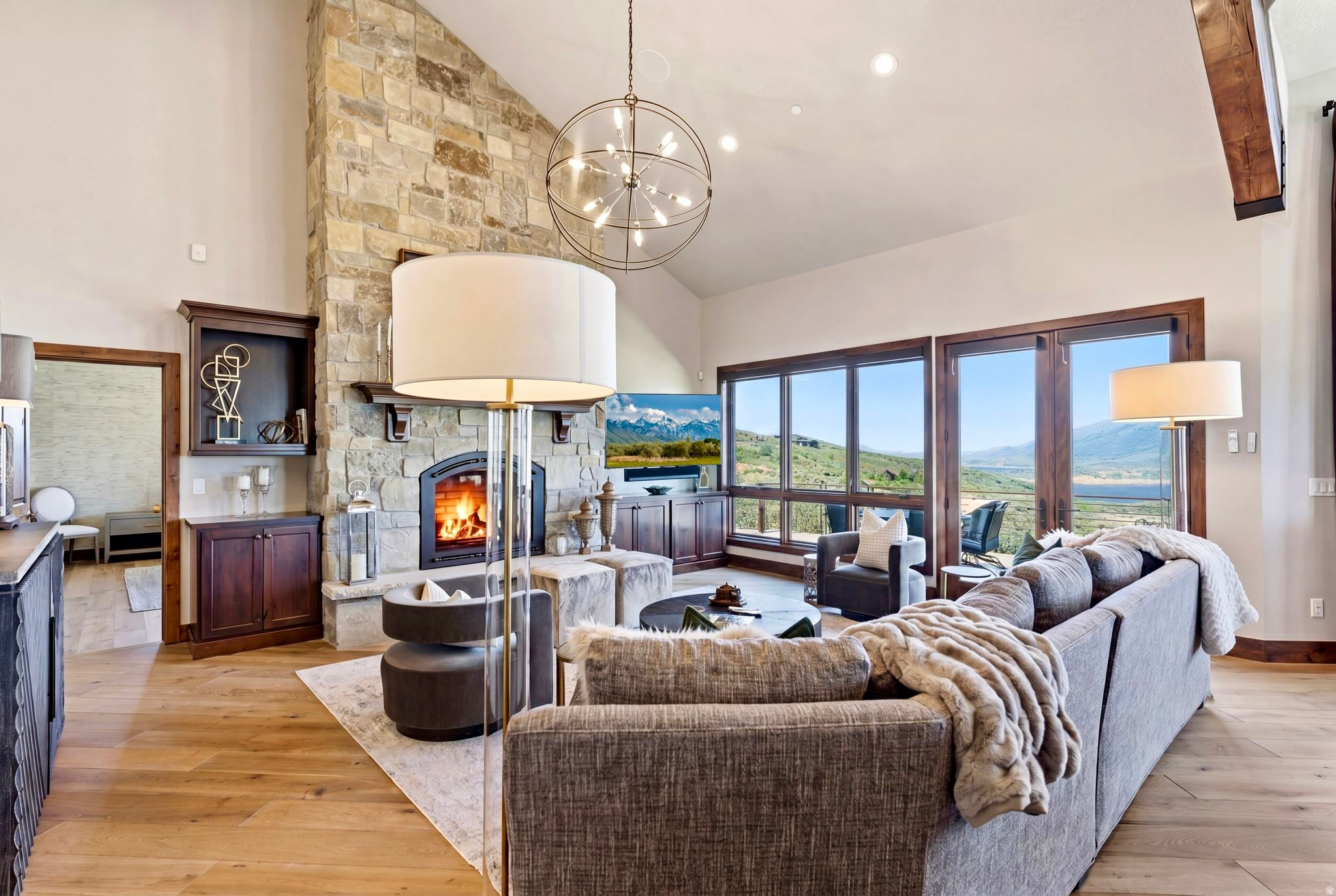 HIDEOUT CANYON - Residential