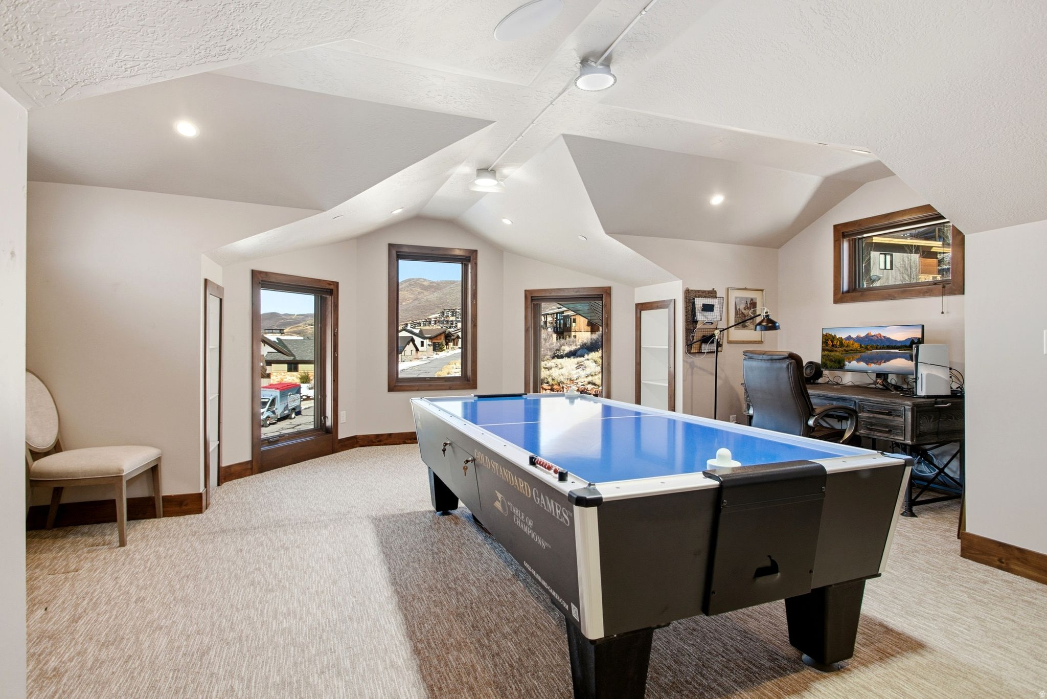 HIDEOUT CANYON - Residential
