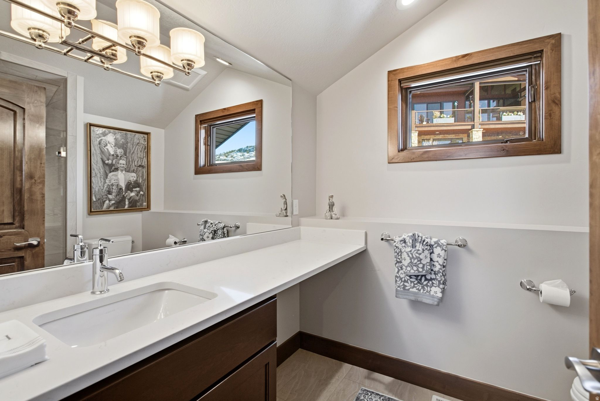 HIDEOUT CANYON - Residential