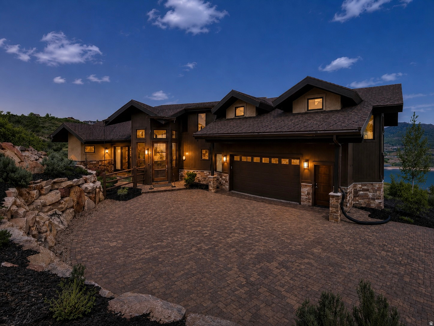 HIDEOUT CANYON - Residential