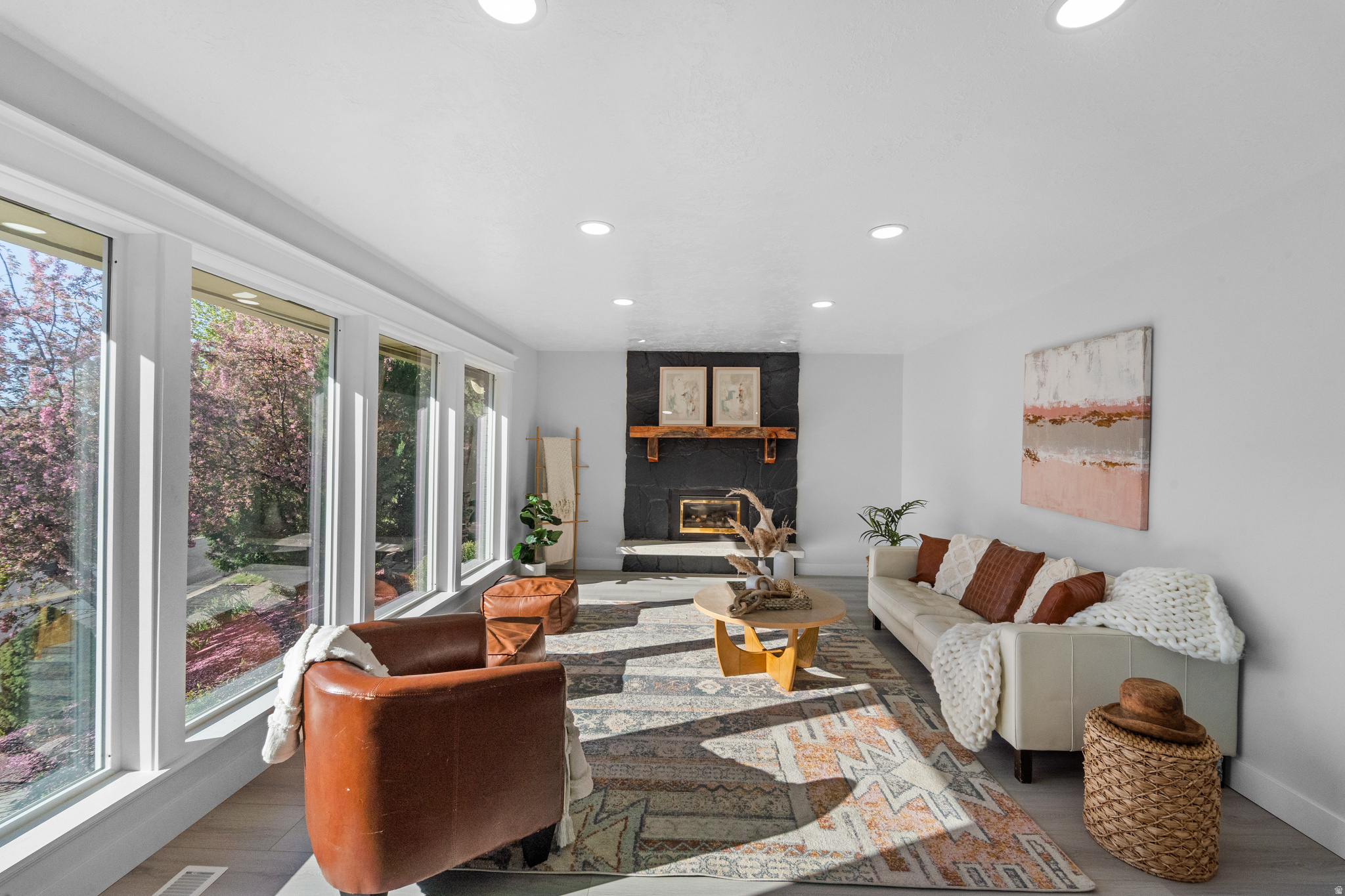 OAKRIDGE VILLIAGE - Residential